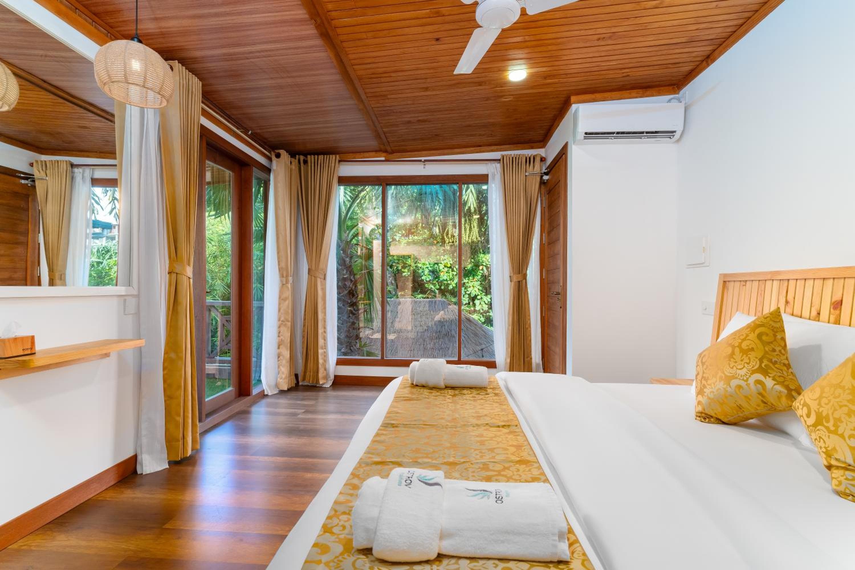 Ostrov Beach - View 6