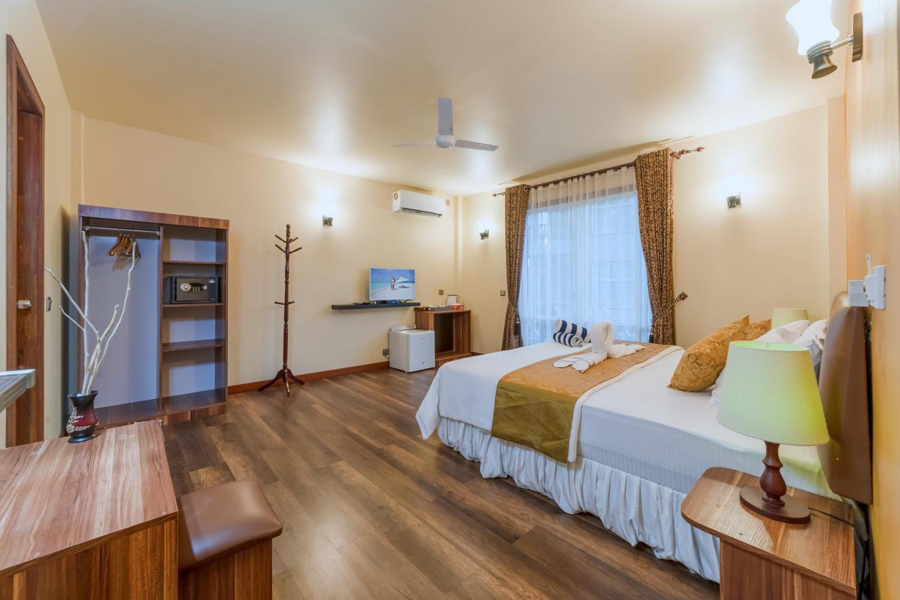 Ostrov Beach - View 10