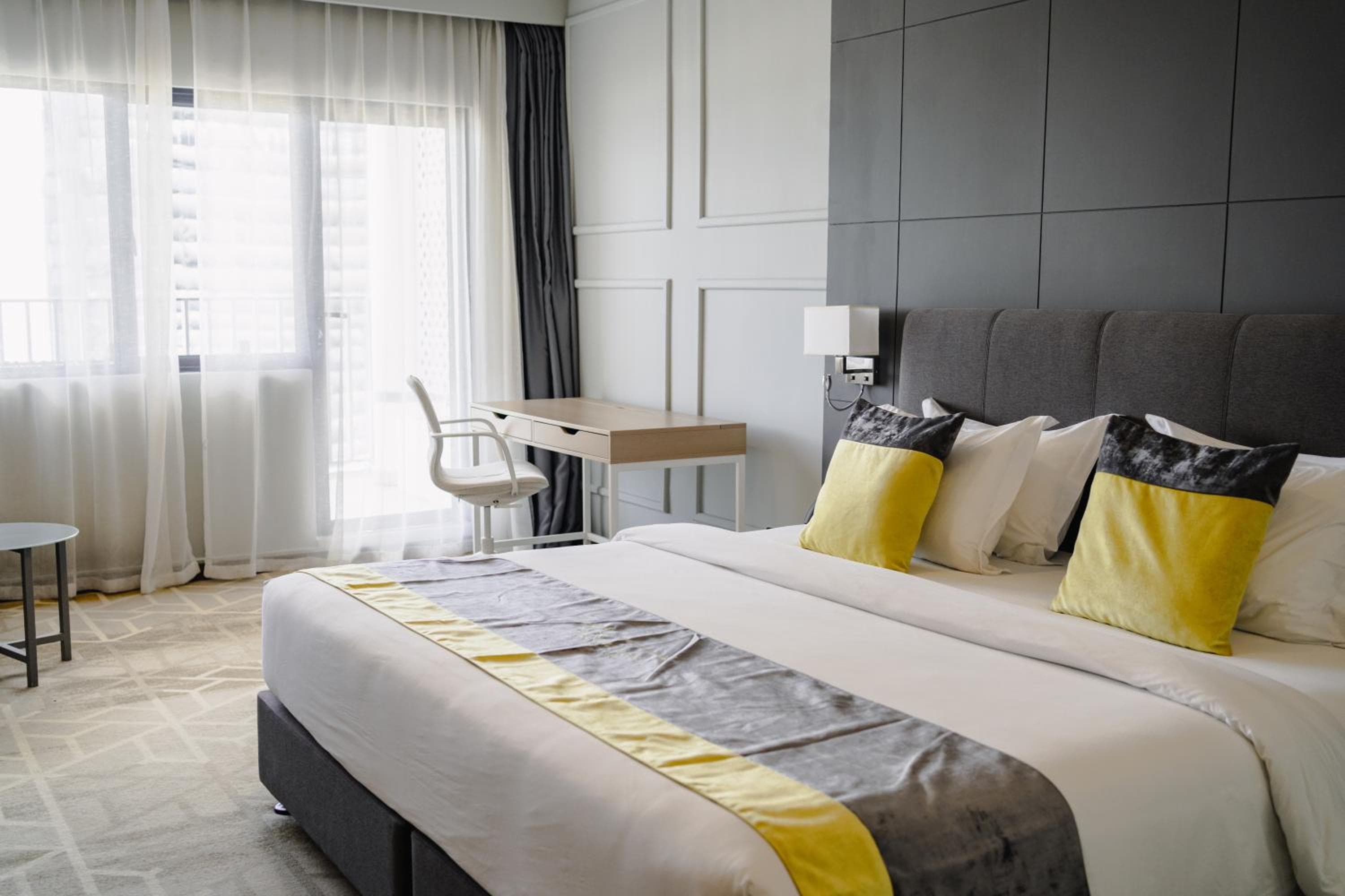 Manhattan Business Hotel, Male - View 3