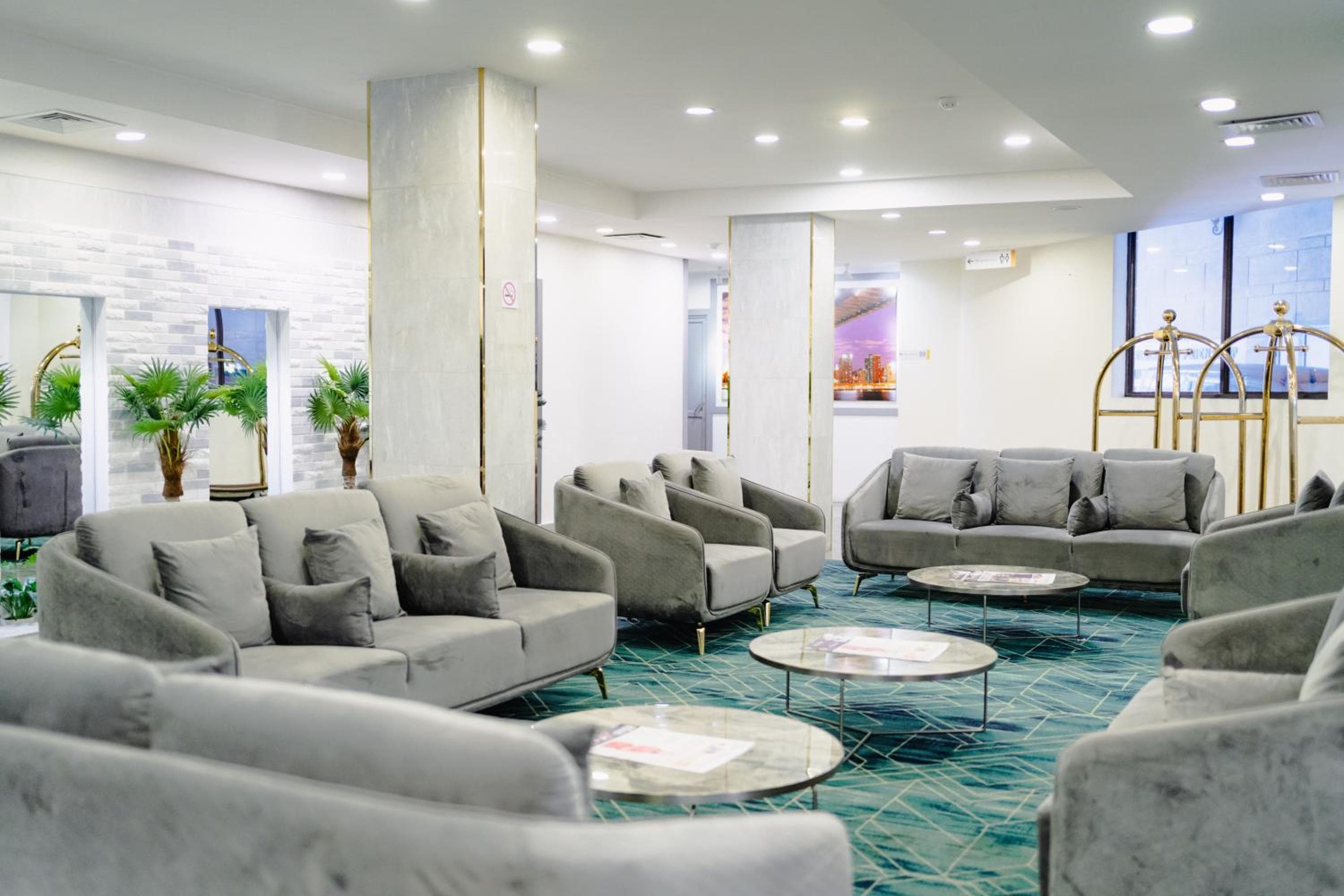 Manhattan Business Hotel, Male - View 7