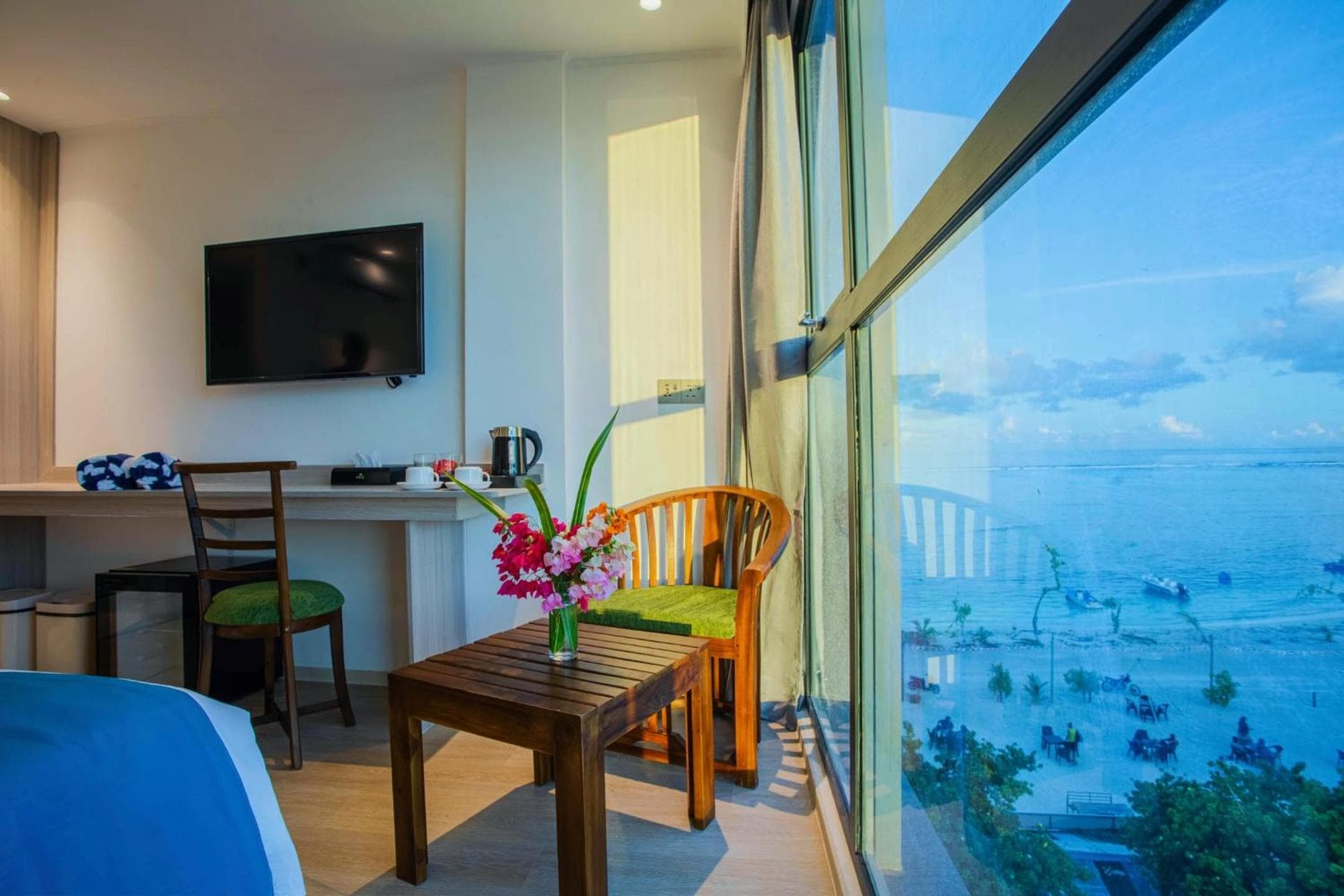 Beach Hotel Guraidhoo - View 12