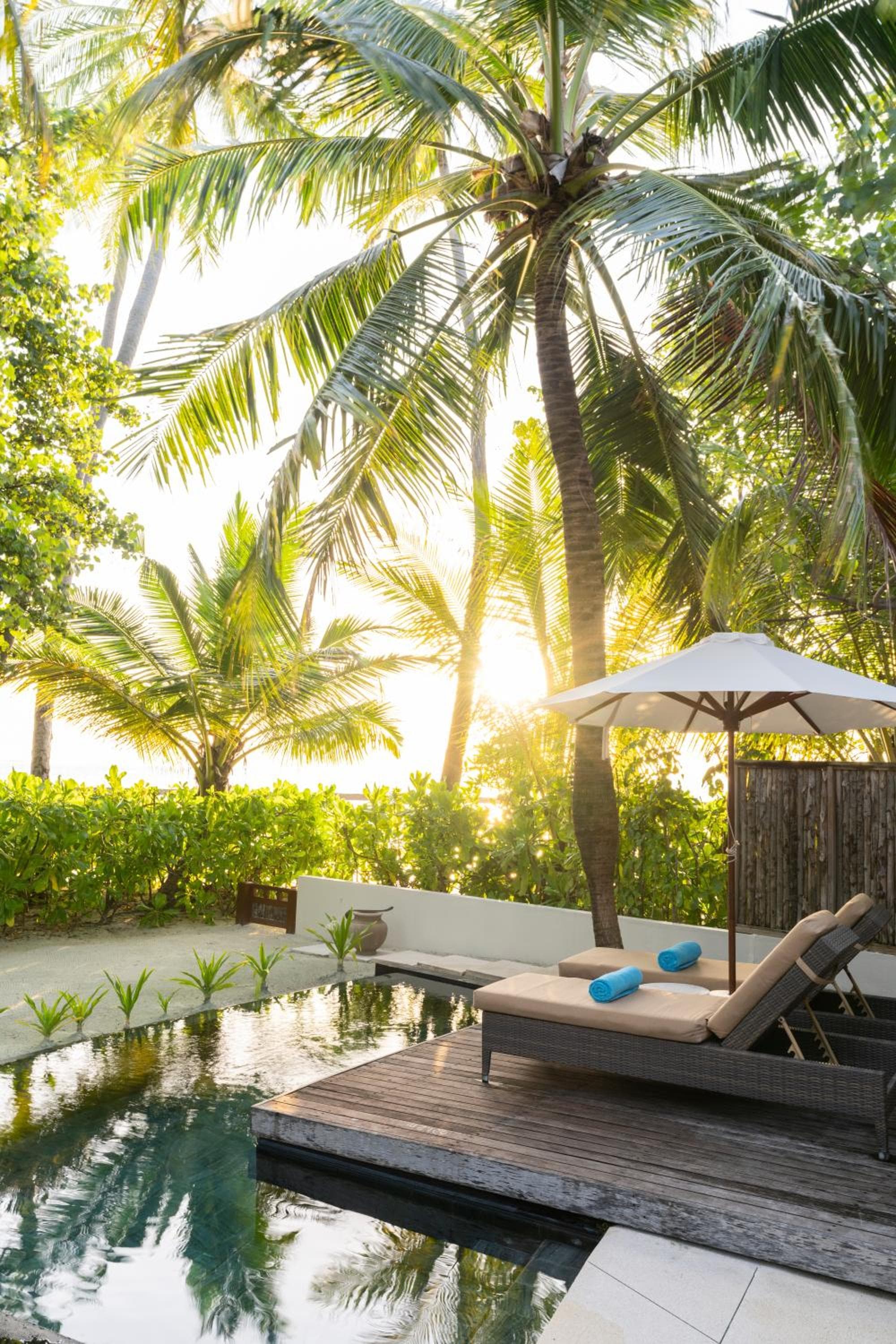 Constance Halaveli - View 118