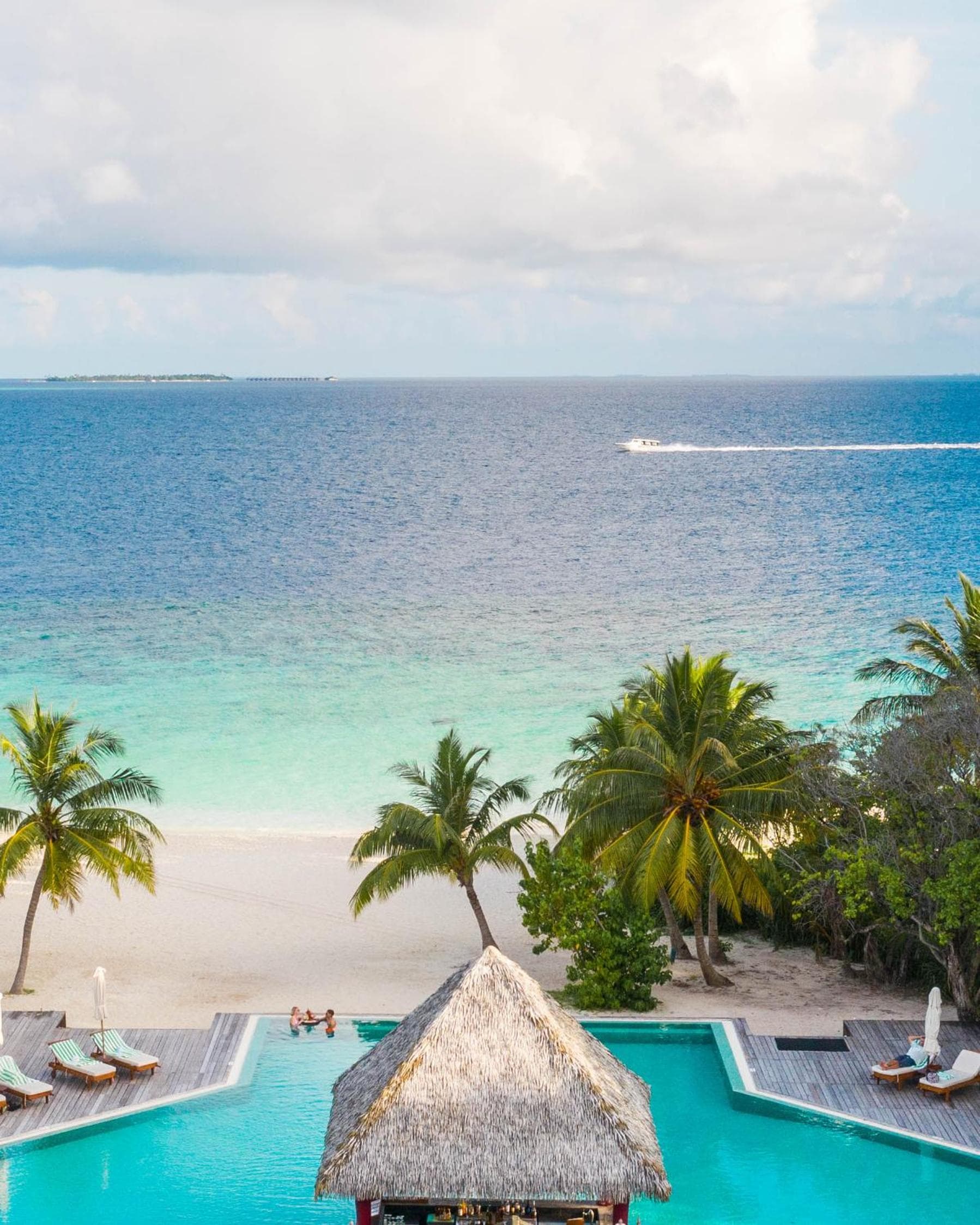 Adaaran Select Meedhupparu - with Dine around Premium All inclusive - 24 hours - View 4