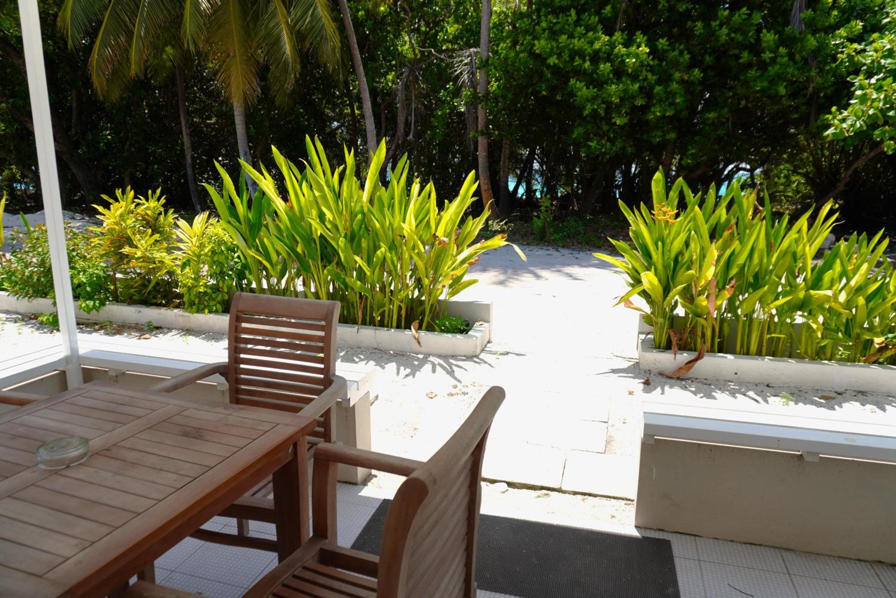 TME Retreats Dhigurah - View 100