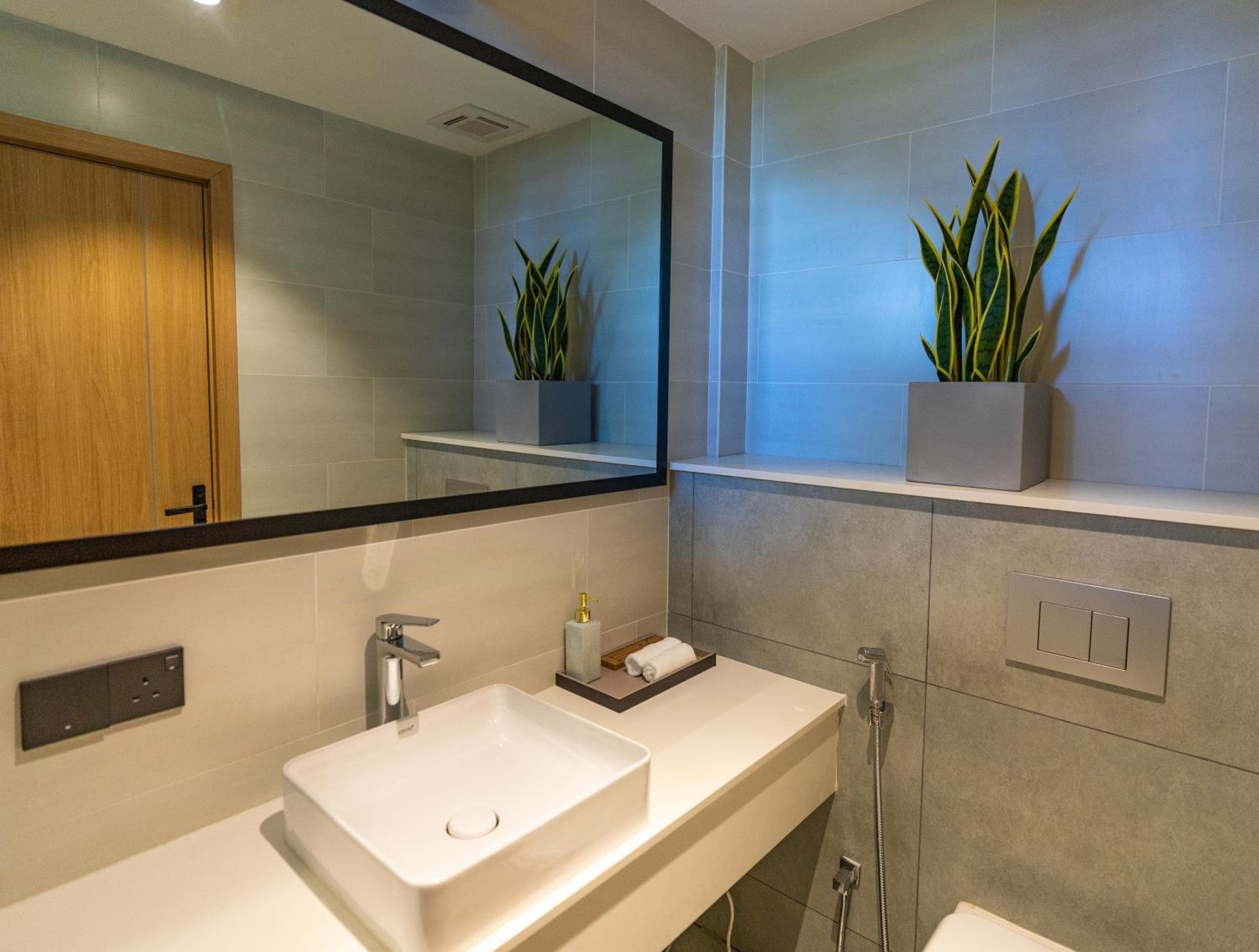 Whale Shark Boutique - View 4