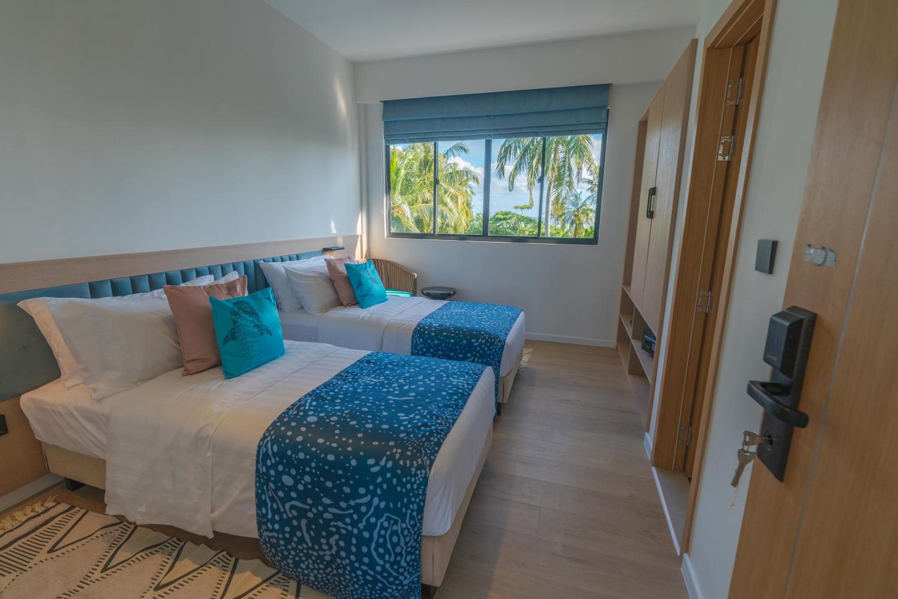 Whale Shark Boutique - View 7