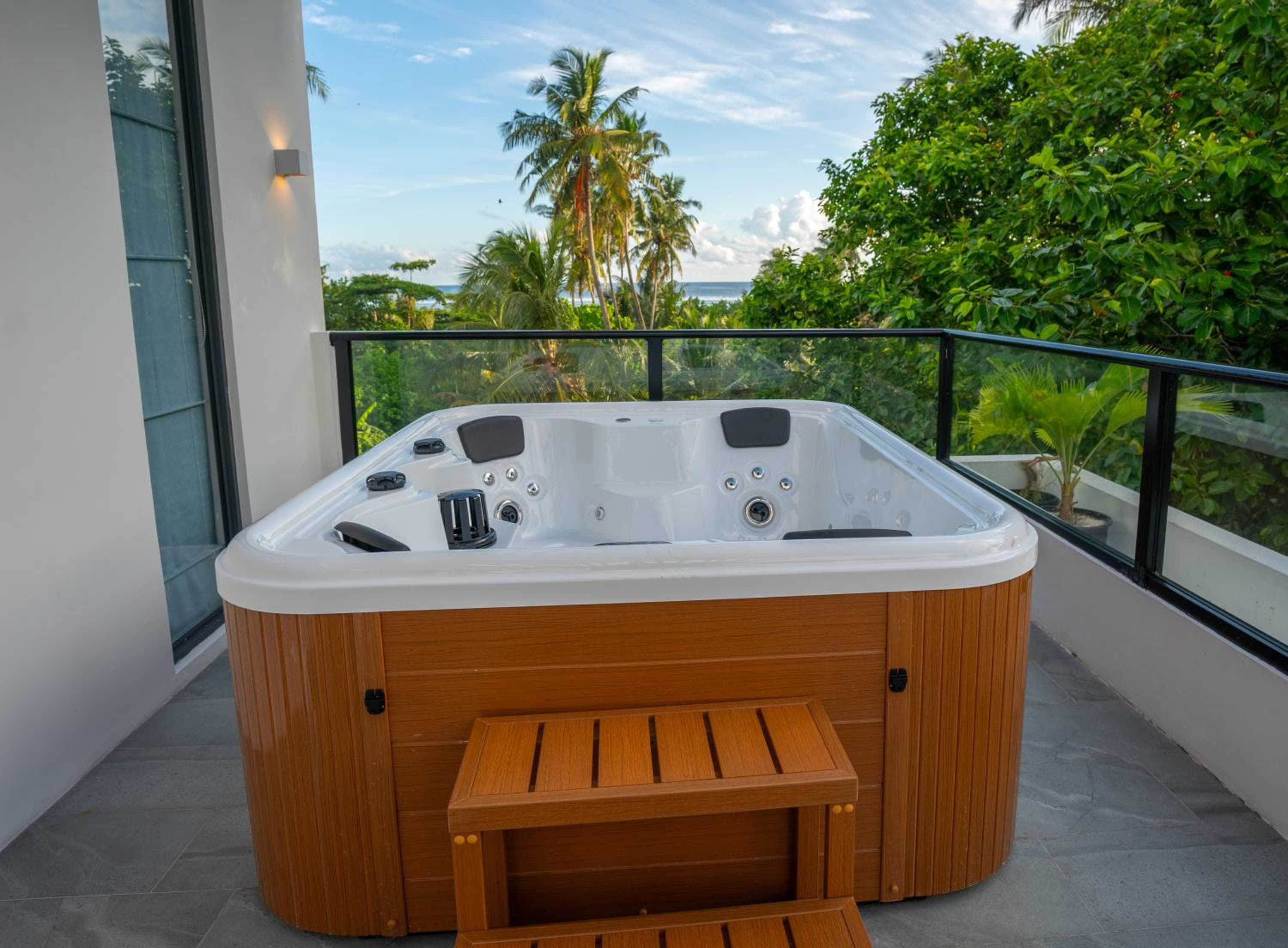 Whale Shark Boutique - View 20