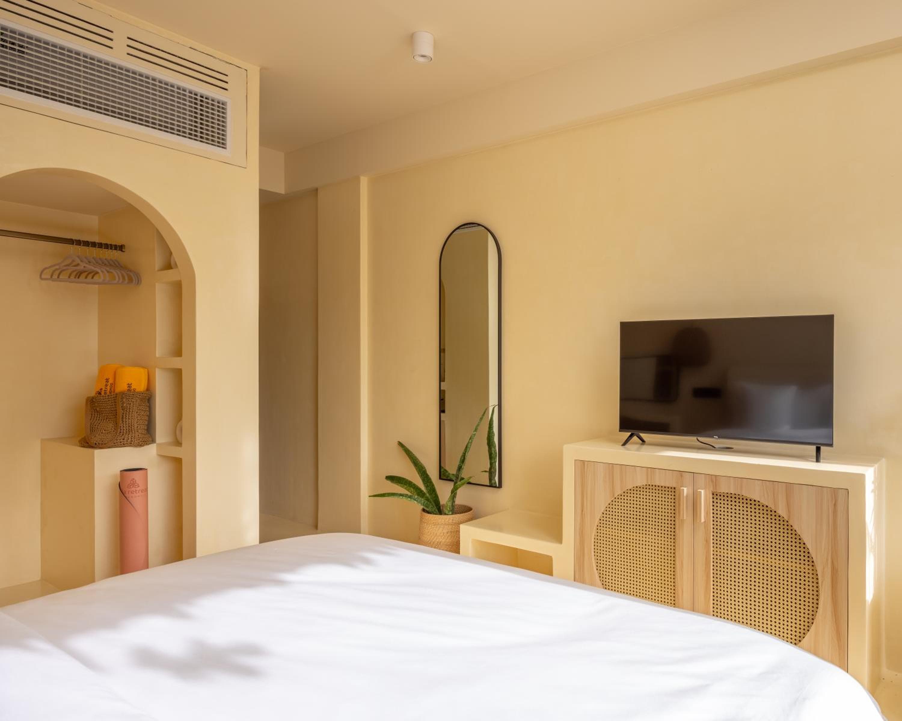 Isla Retreat - View 3