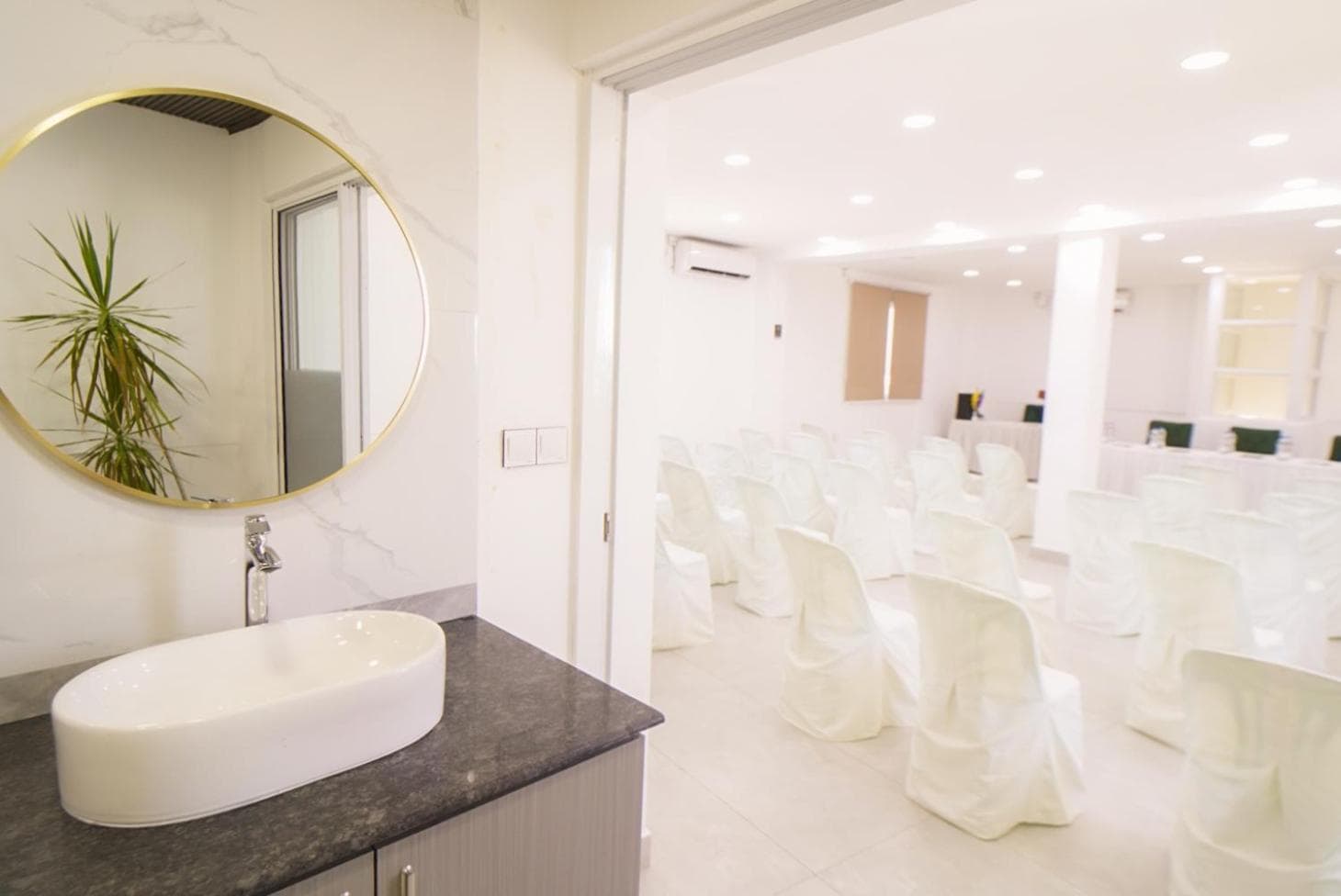 Hotel Flora - View 10