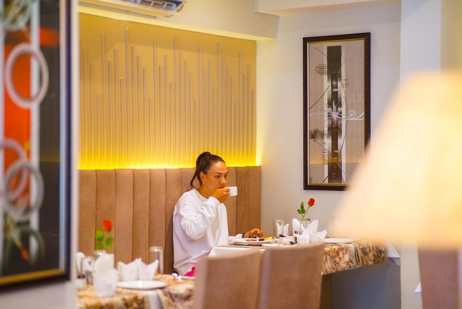 Hotel Flora - View 98