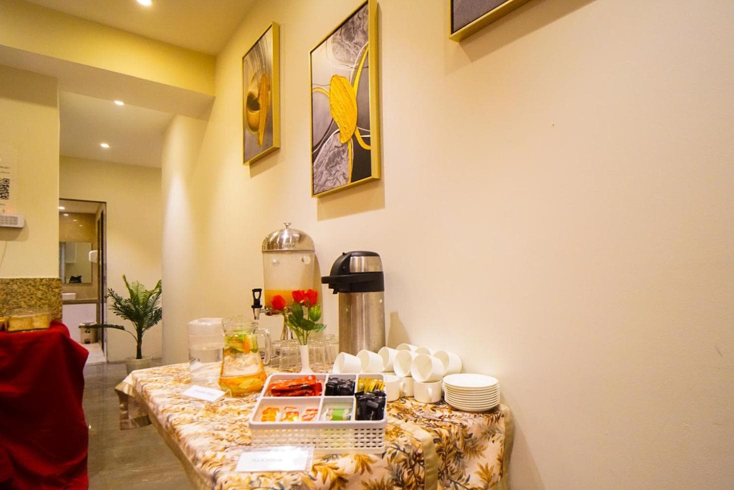 Hotel Flora - View 101