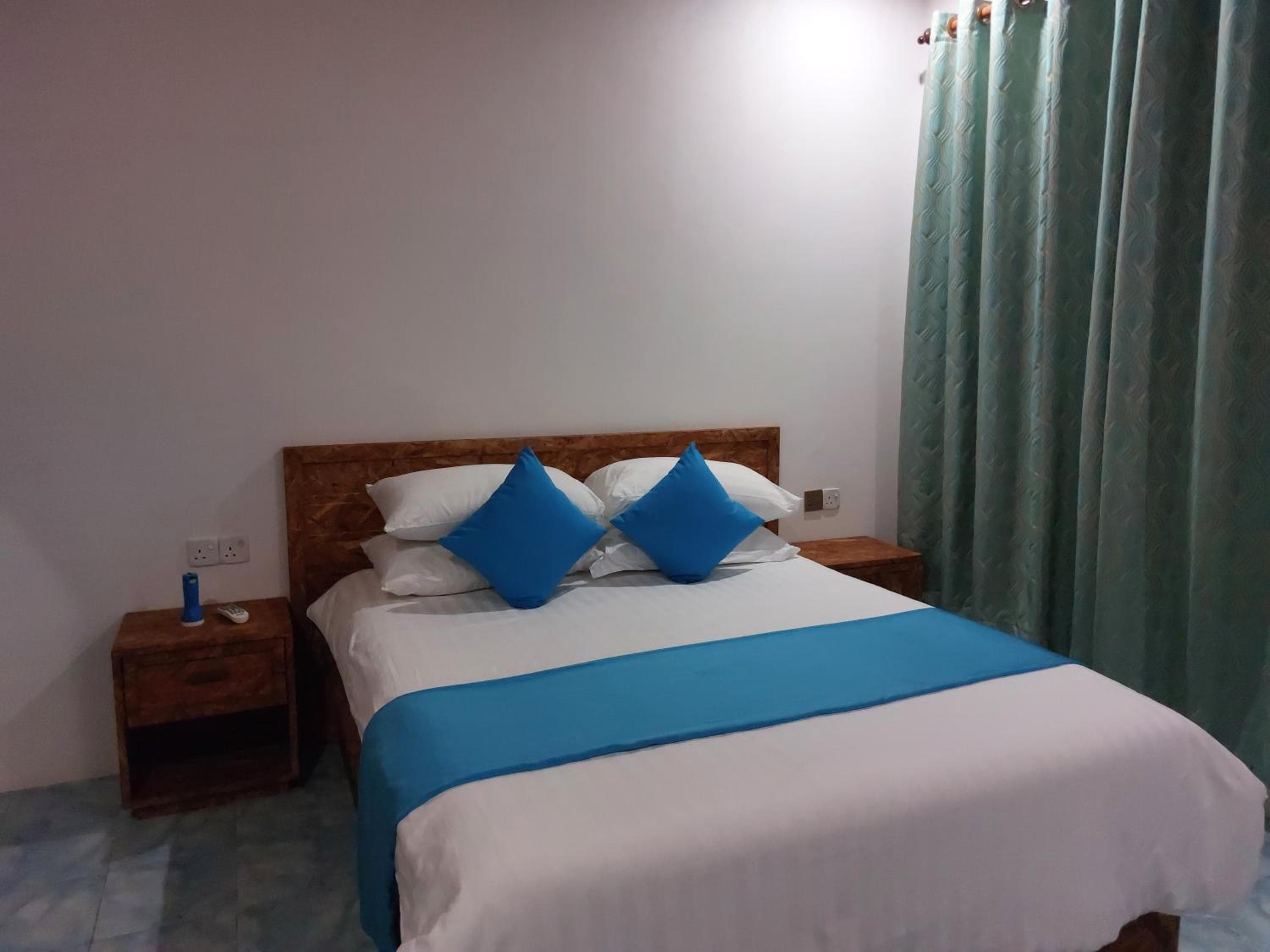 eMzaz Blue Lagoon - View 5