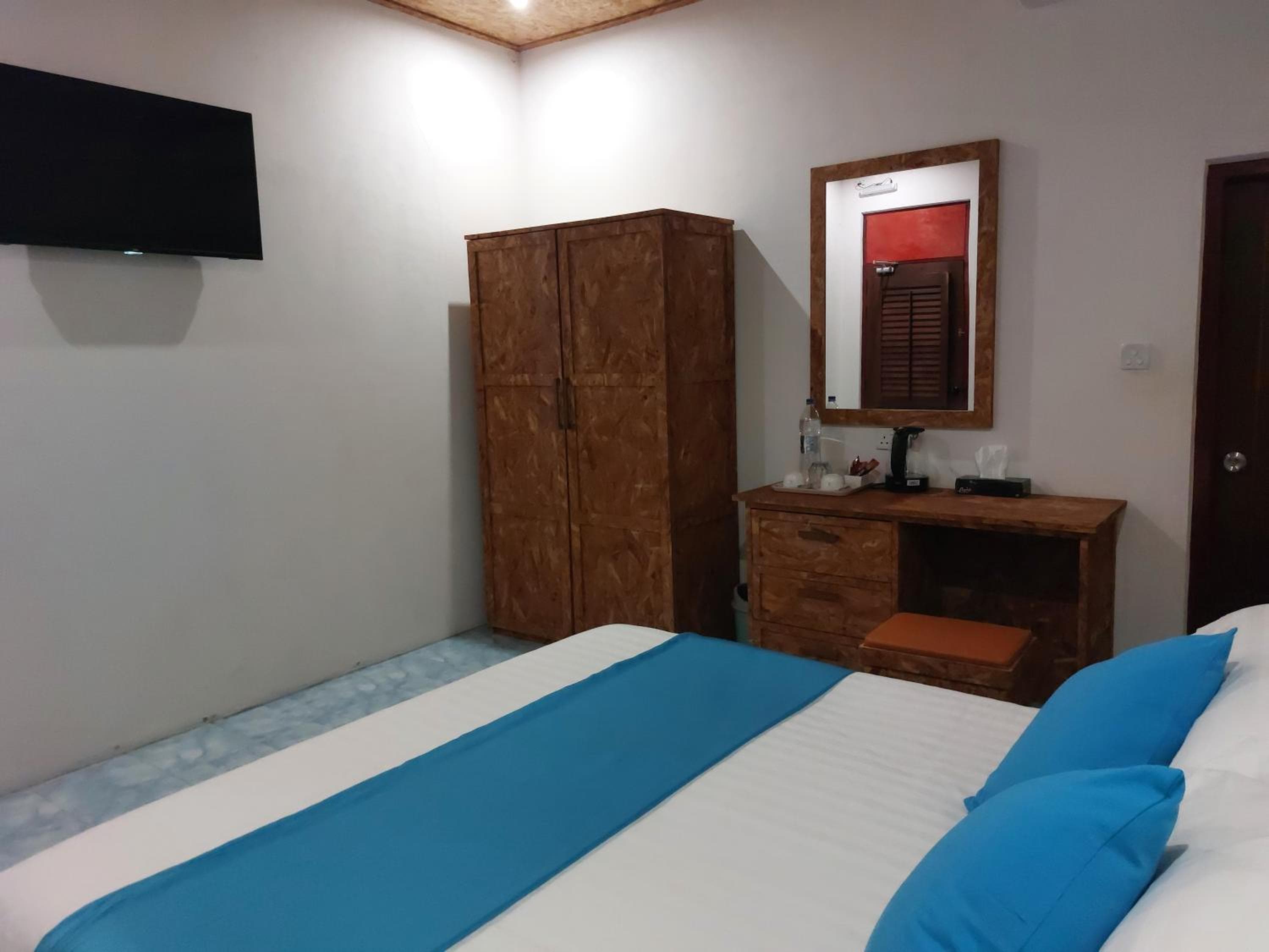 eMzaz Blue Lagoon - View 6