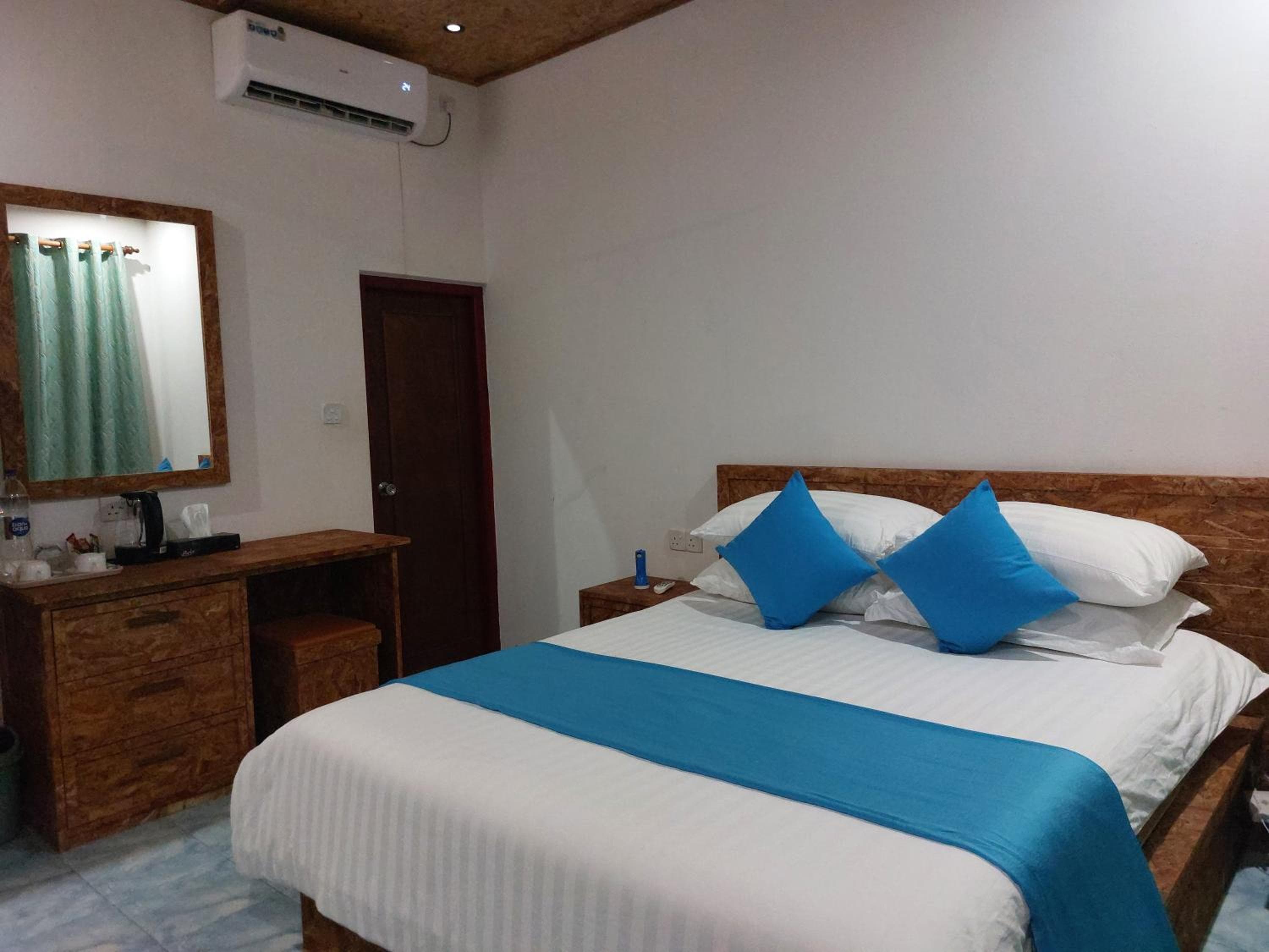 eMzaz Blue Lagoon - View 4