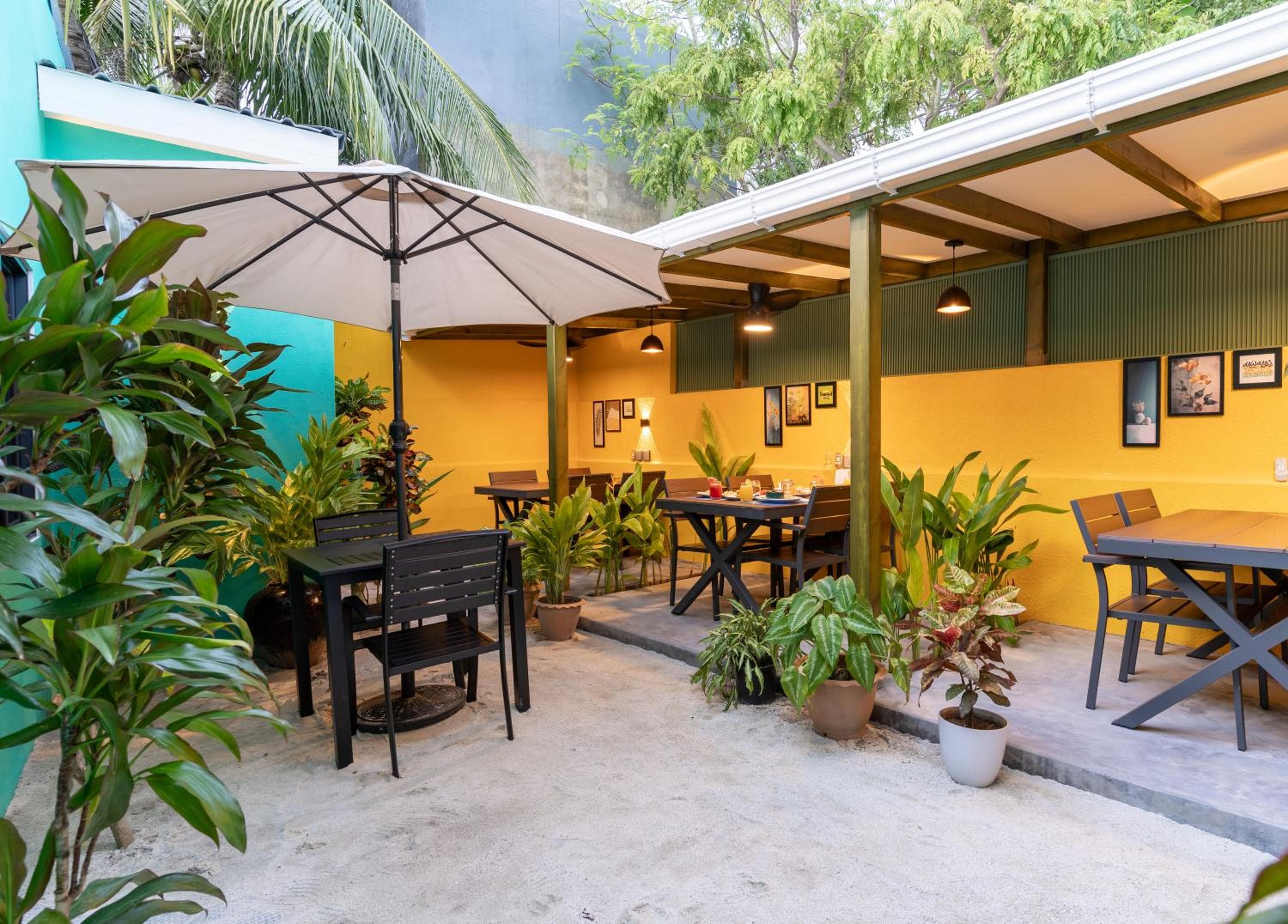 Ukulhas Sands - View 40