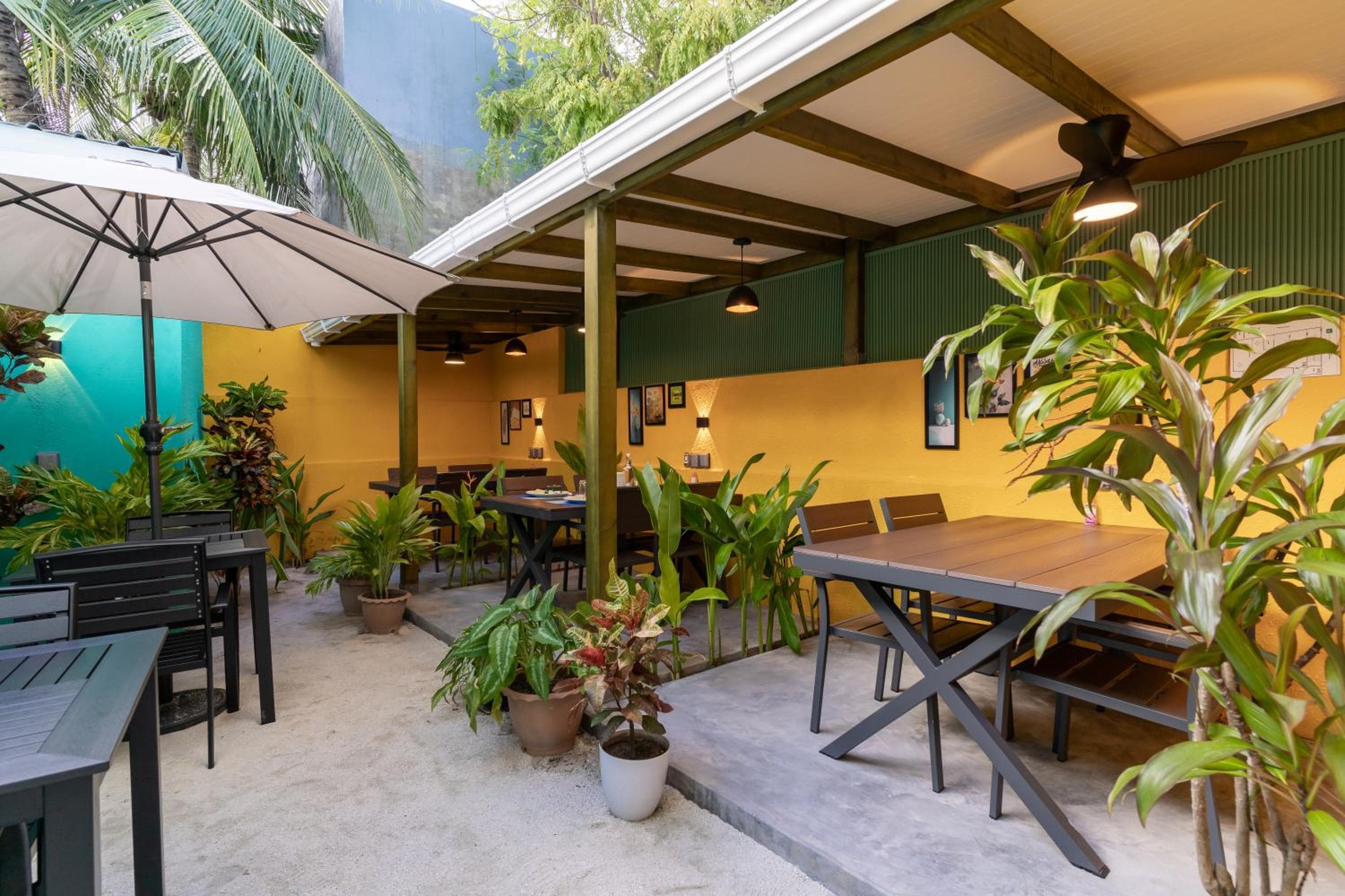 Ukulhas Sands - View 39