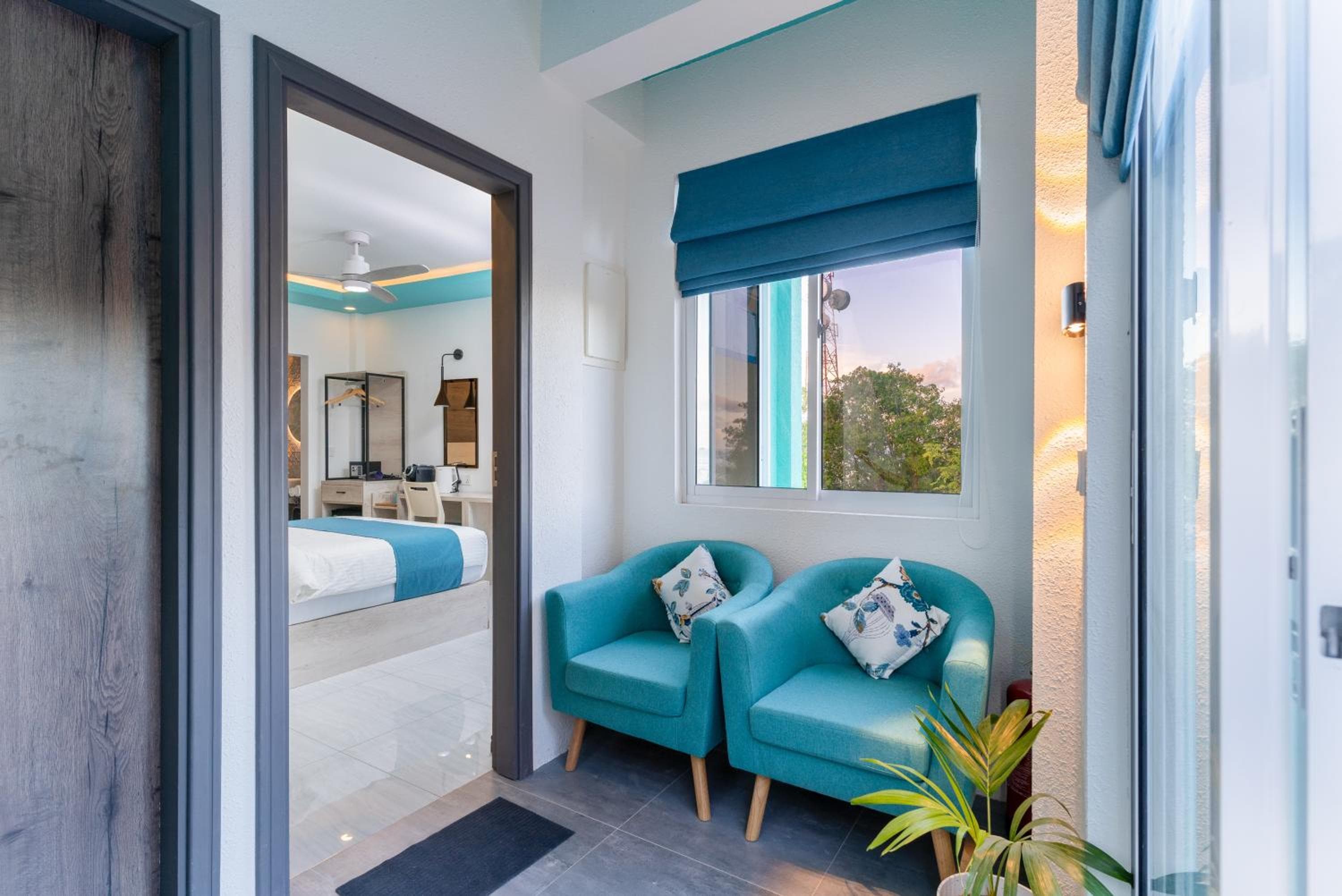 Ukulhas Sands - View 16