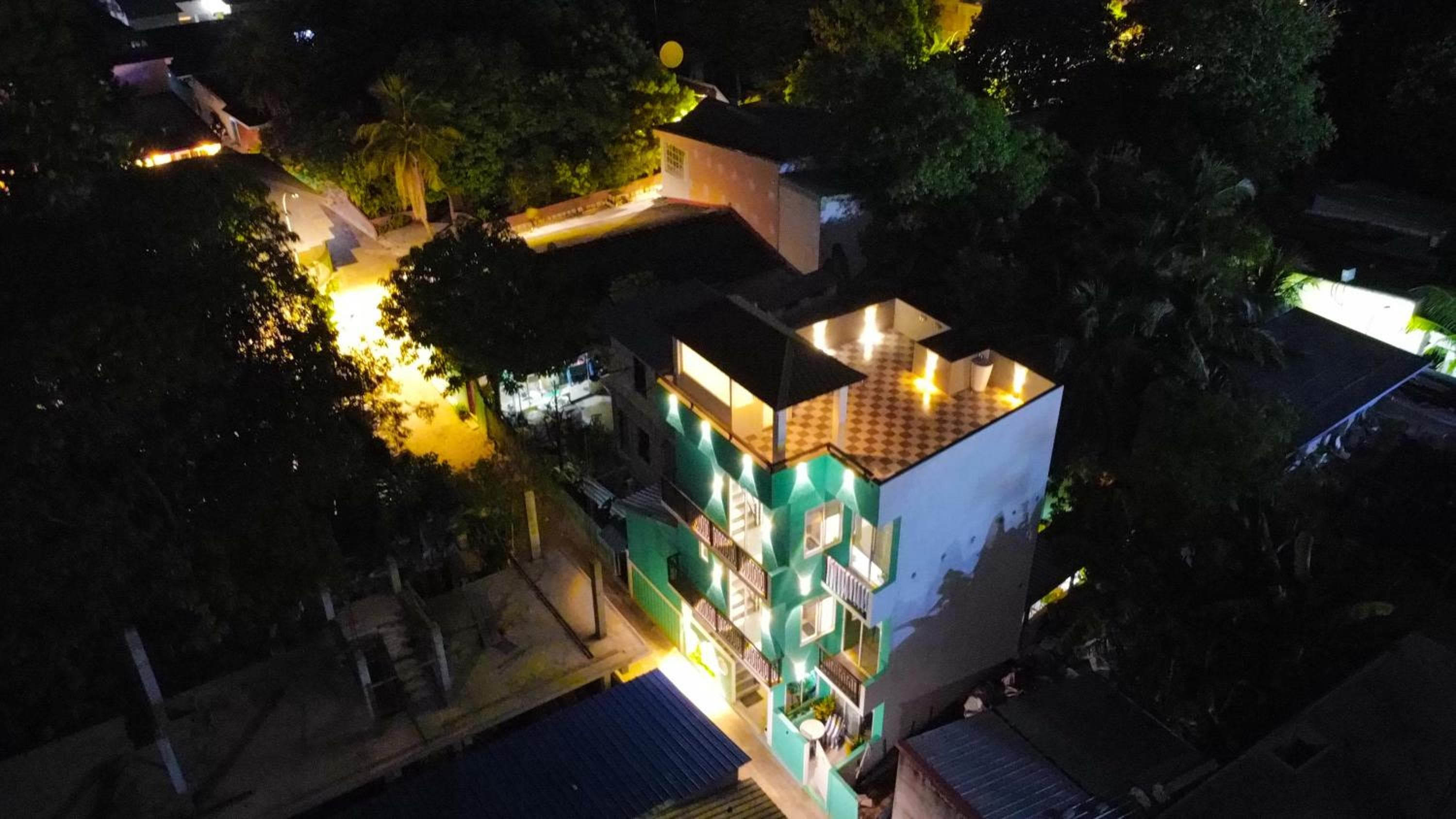 Ukulhas Sands - View 7