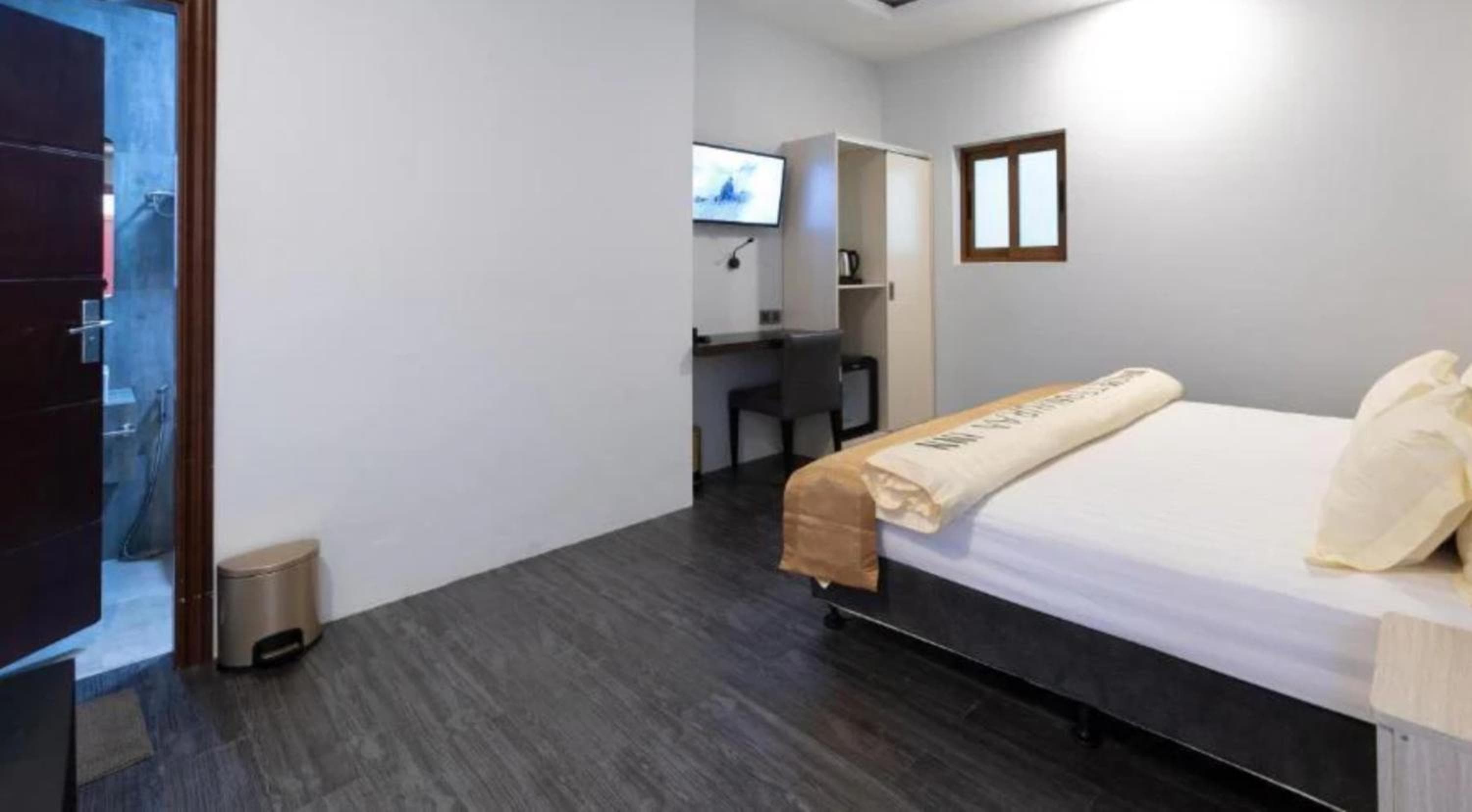 Dhiffushi Tourist Hotel - View 17