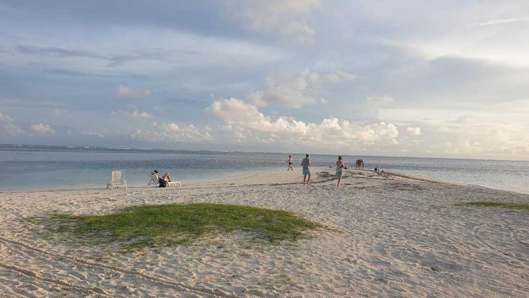 Dhiffushi Tourist Hotel - View 11