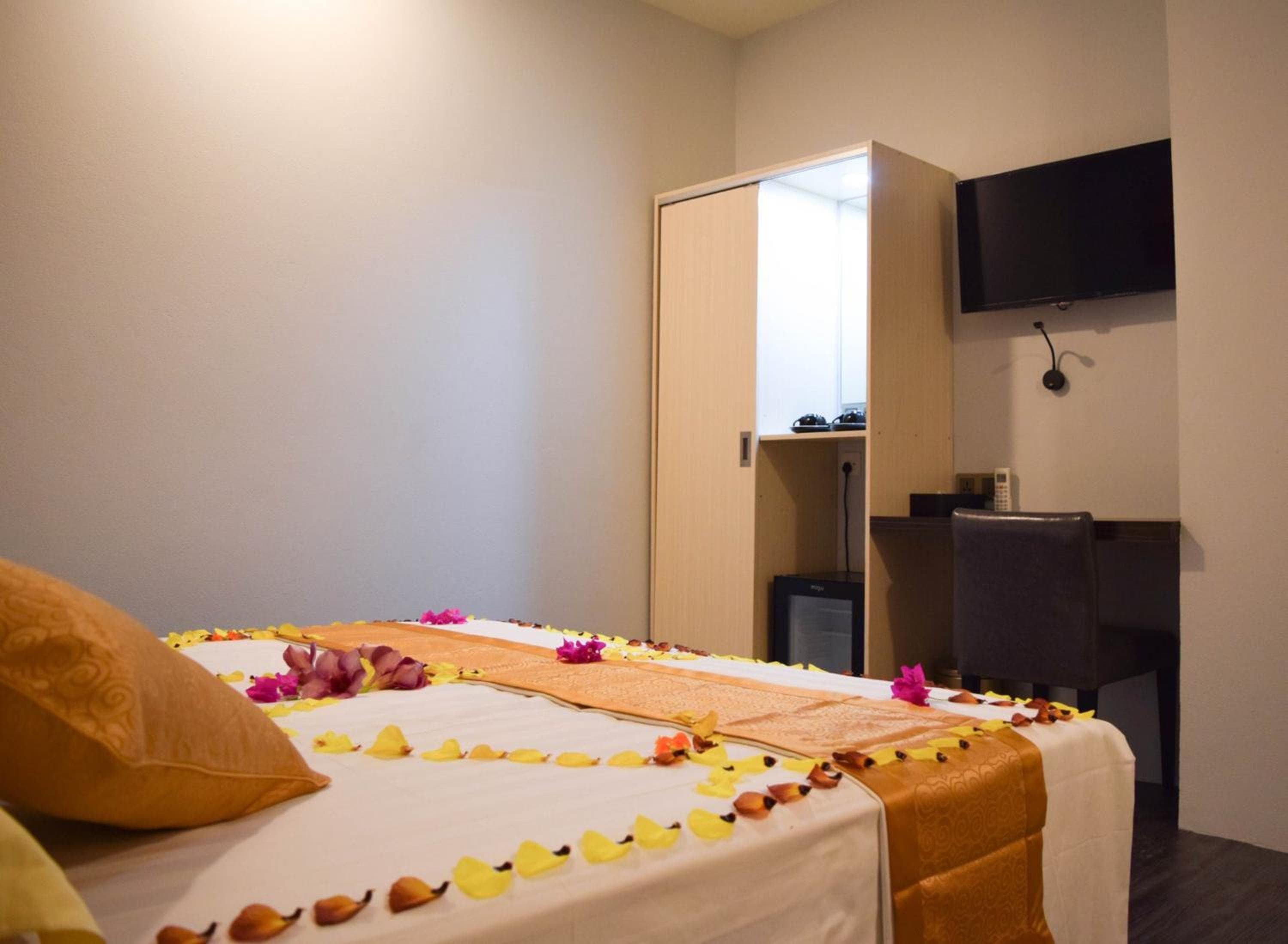 Dhiffushi Tourist Hotel - View 27