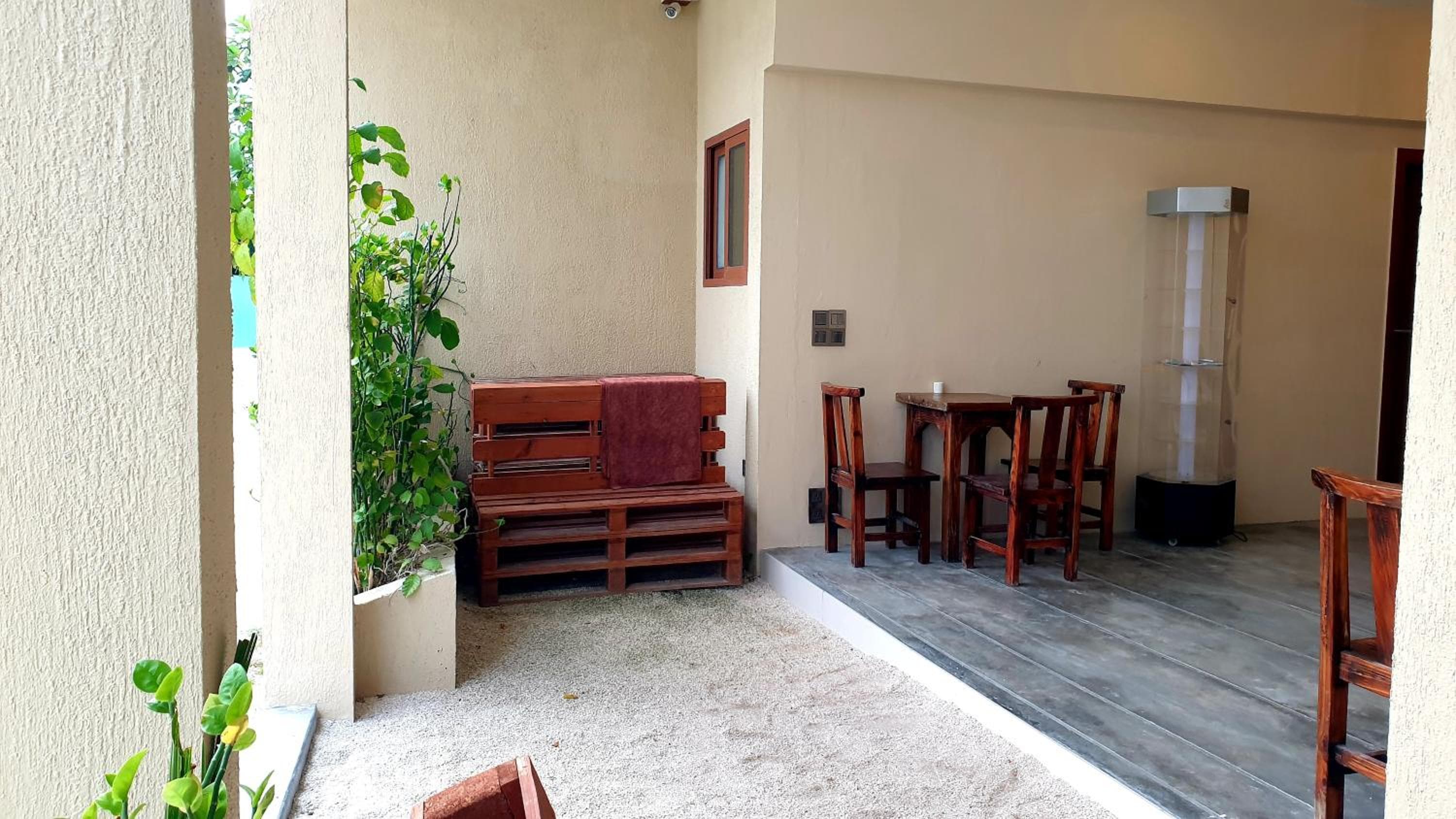 Dhiffushi Tourist Hotel - View 10