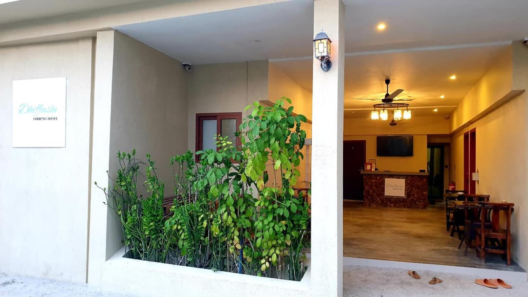 Dhiffushi Tourist Hotel - View 18