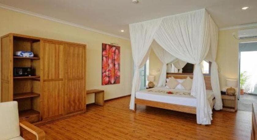 Angaga Island Resort and Spa - View 24