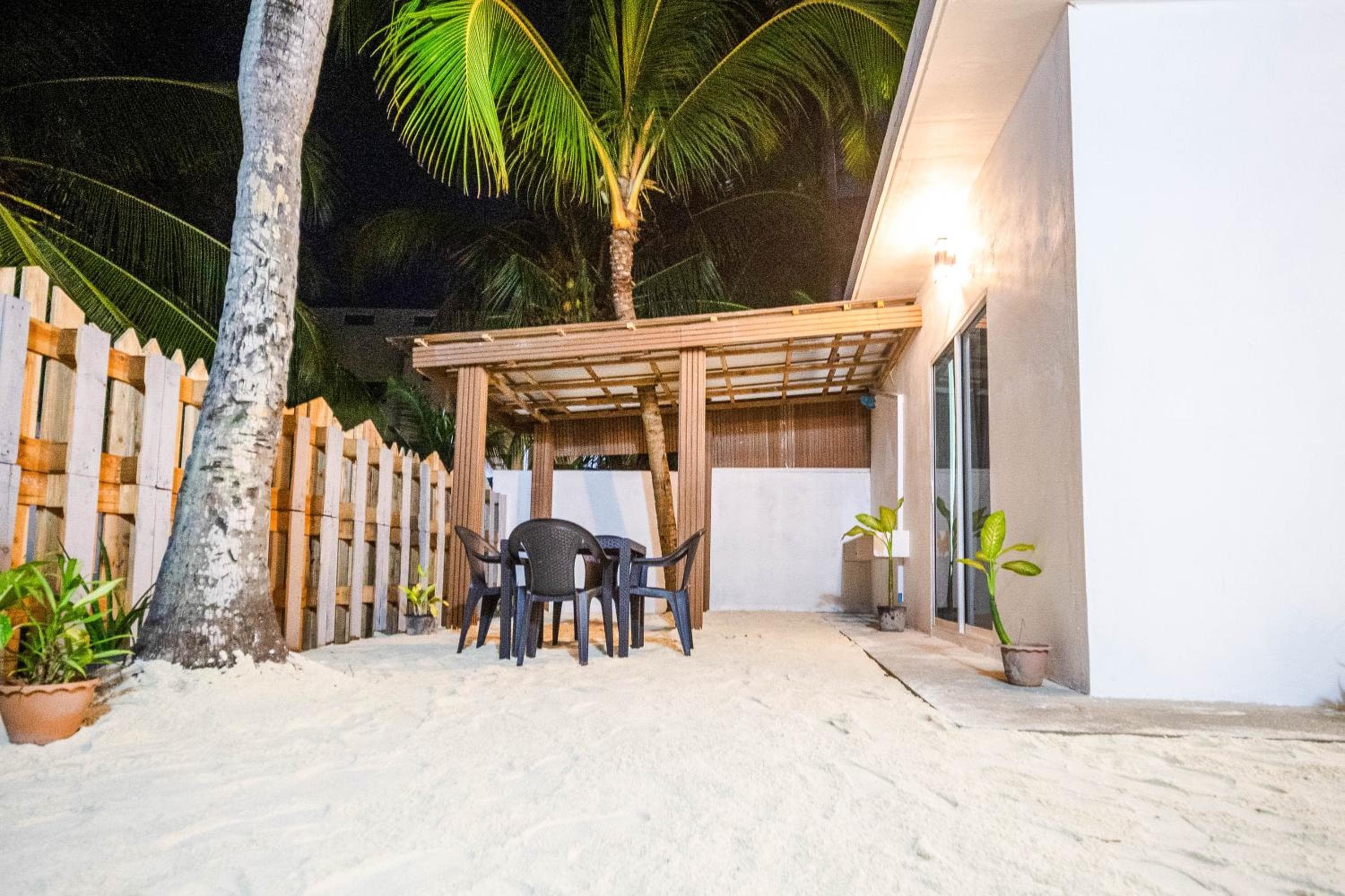 Aquatic Mathiveri - View 3