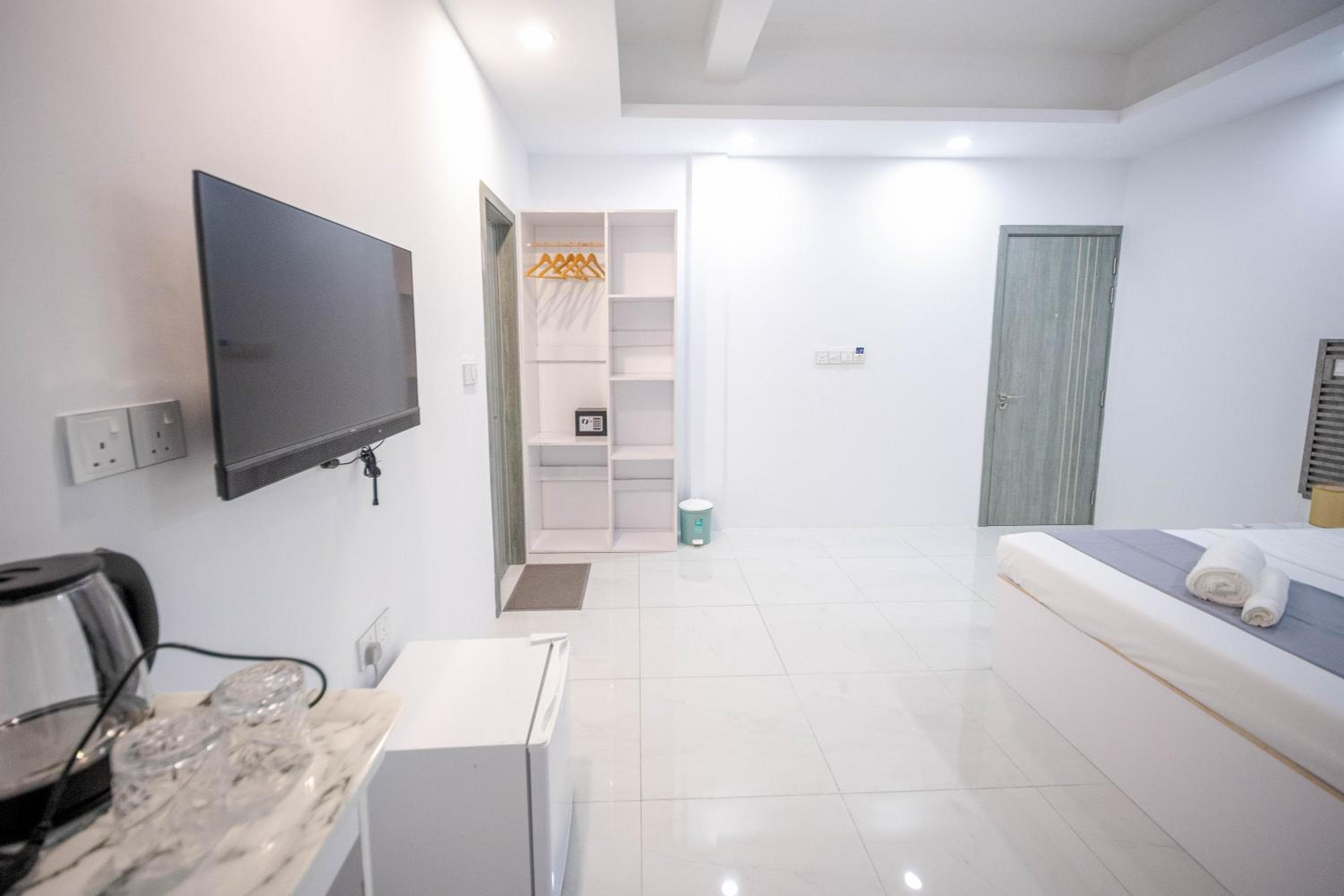 Aquatic Mathiveri - View 33