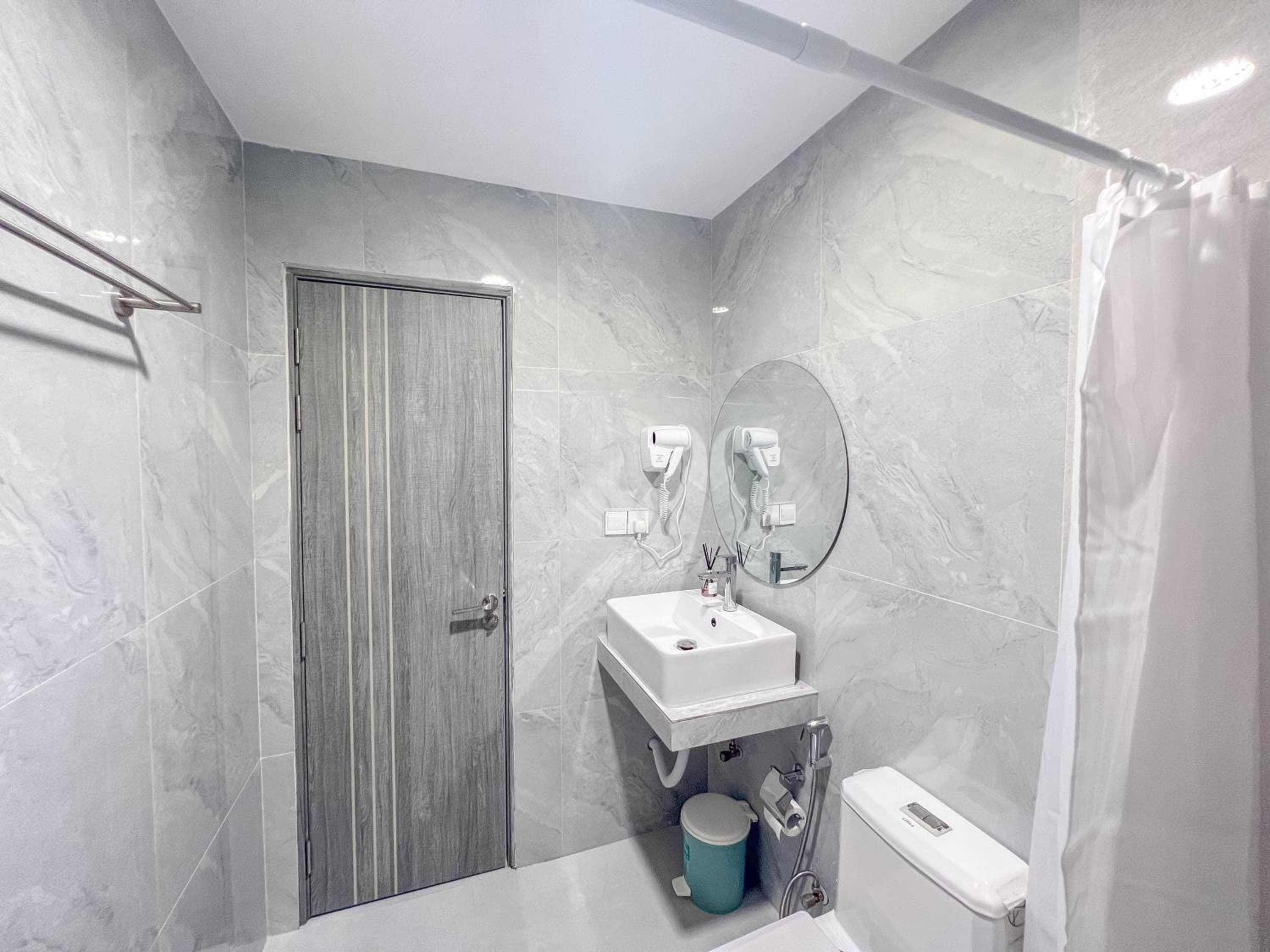 Aquatic Mathiveri - View 21