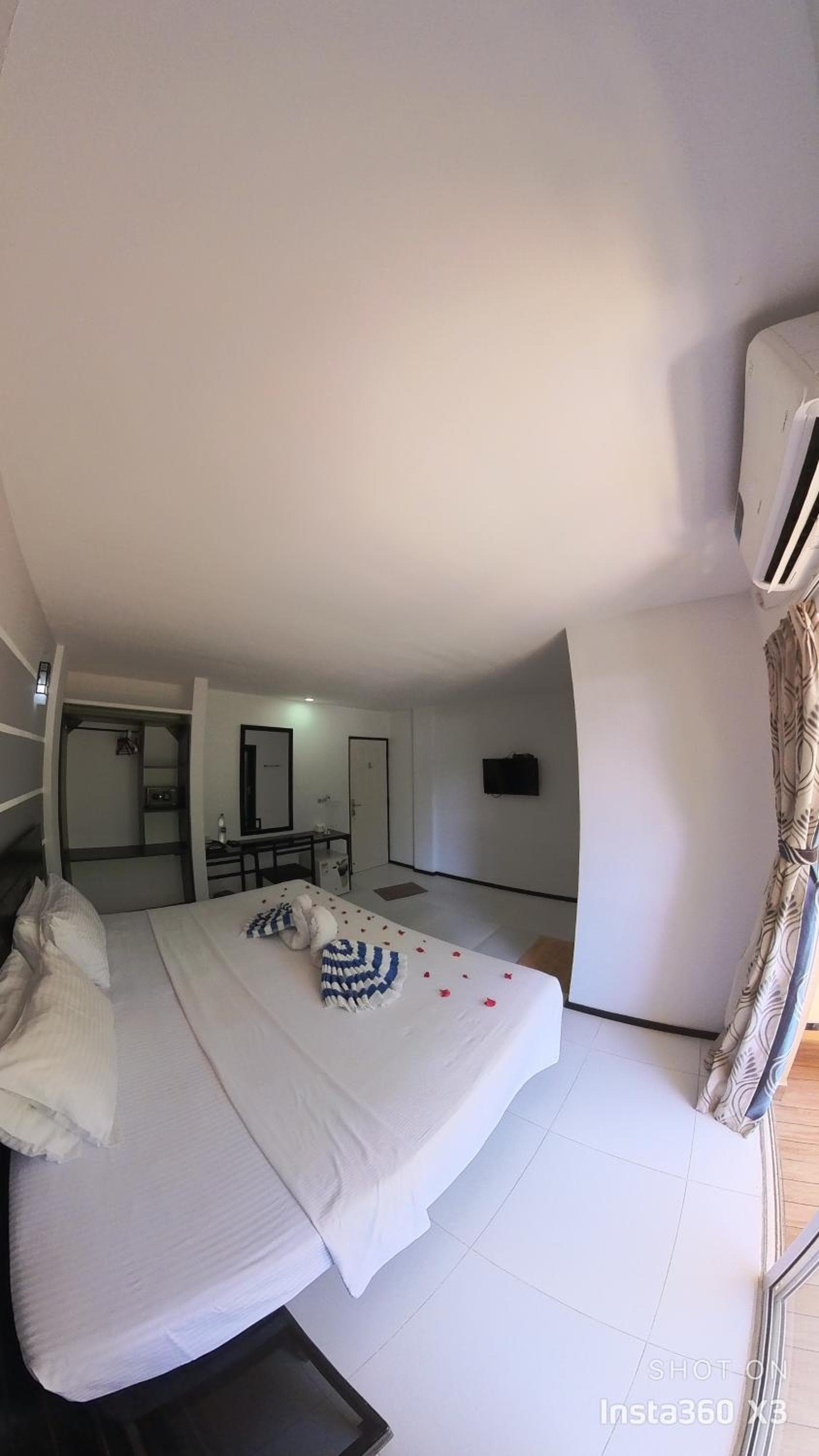 Beach Villa Maldives - hotel by the beach - View 29