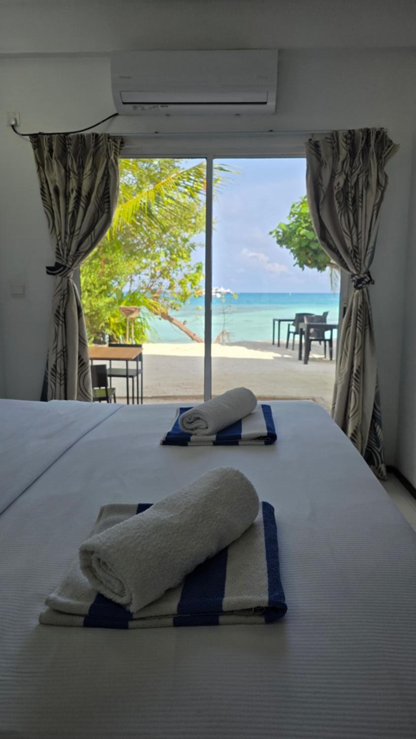 Beach Villa Maldives - hotel by the beach - View 6