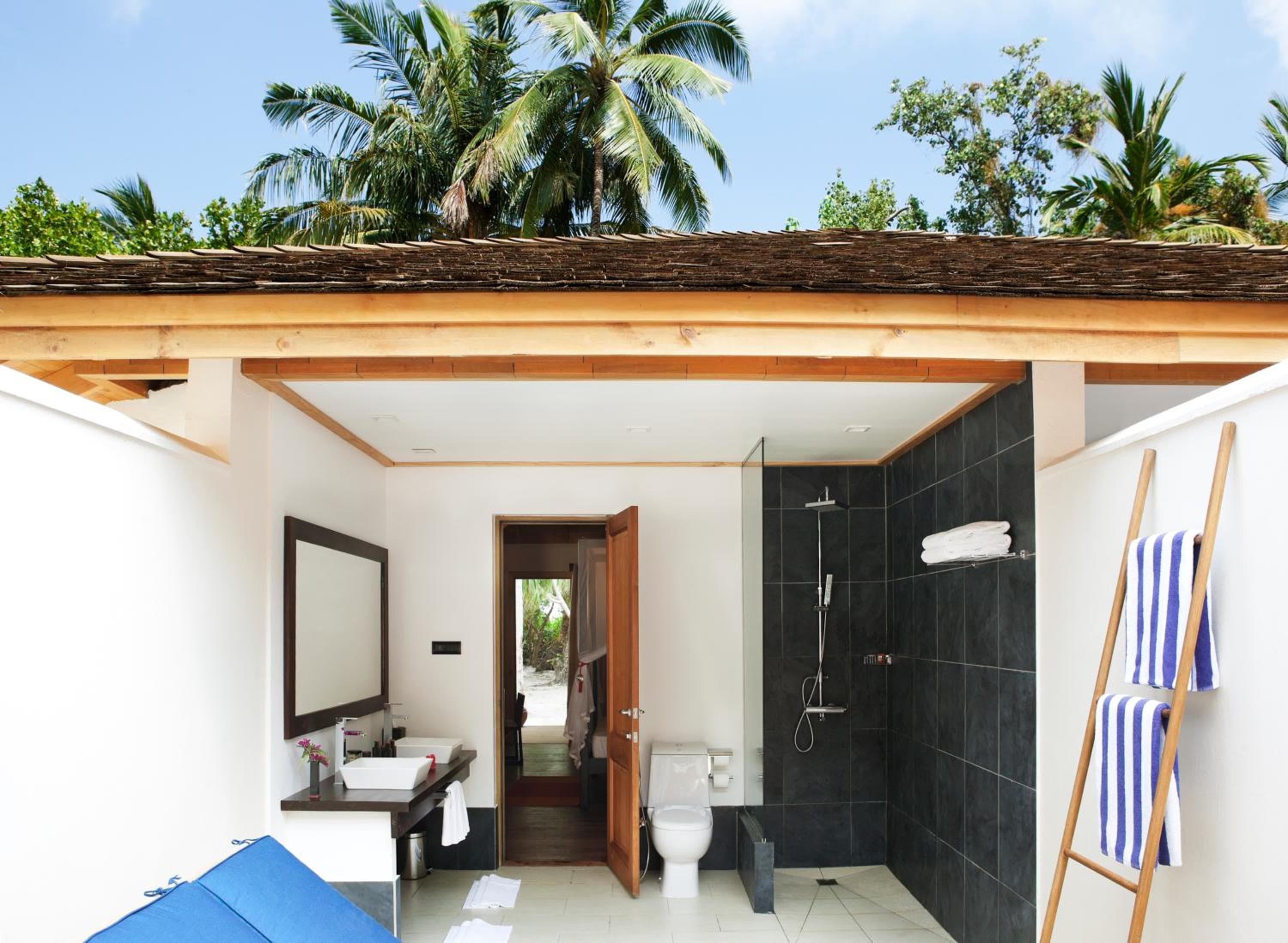 Vilamendhoo Island Resort & Spa - View 26