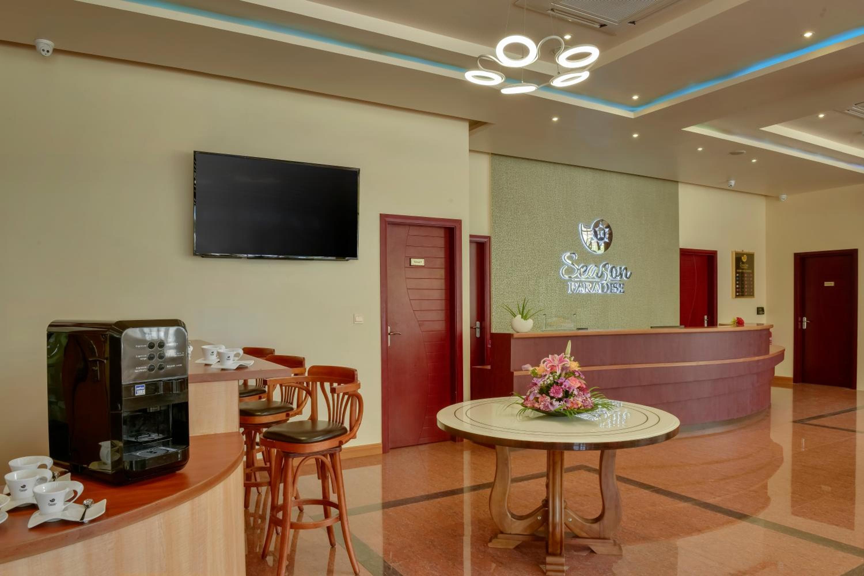 Season Paradise - View 7