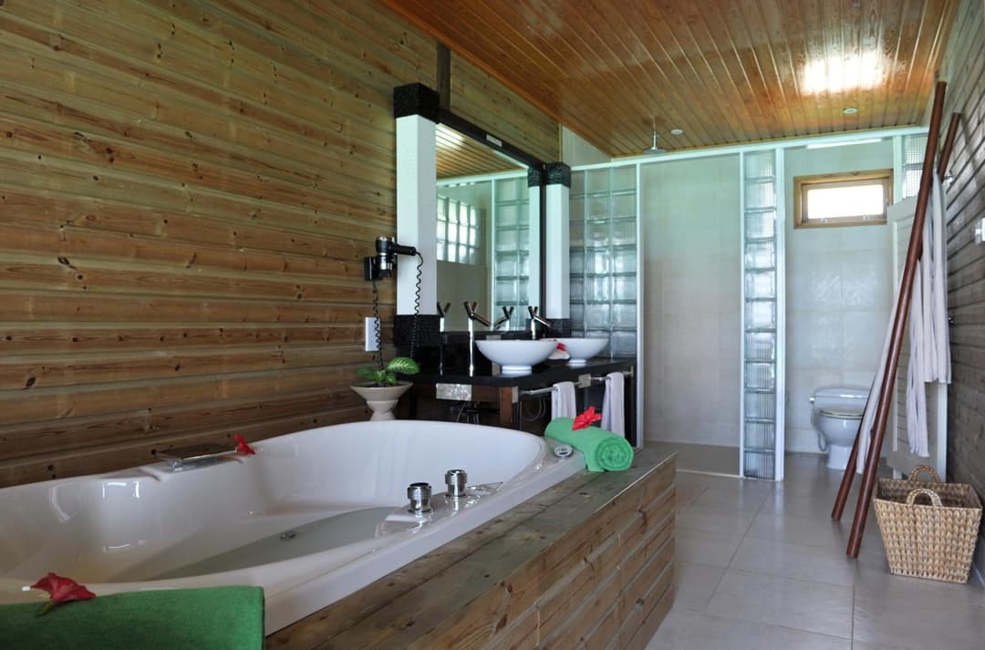 Komandoo Island Resort & Spa - View 4
