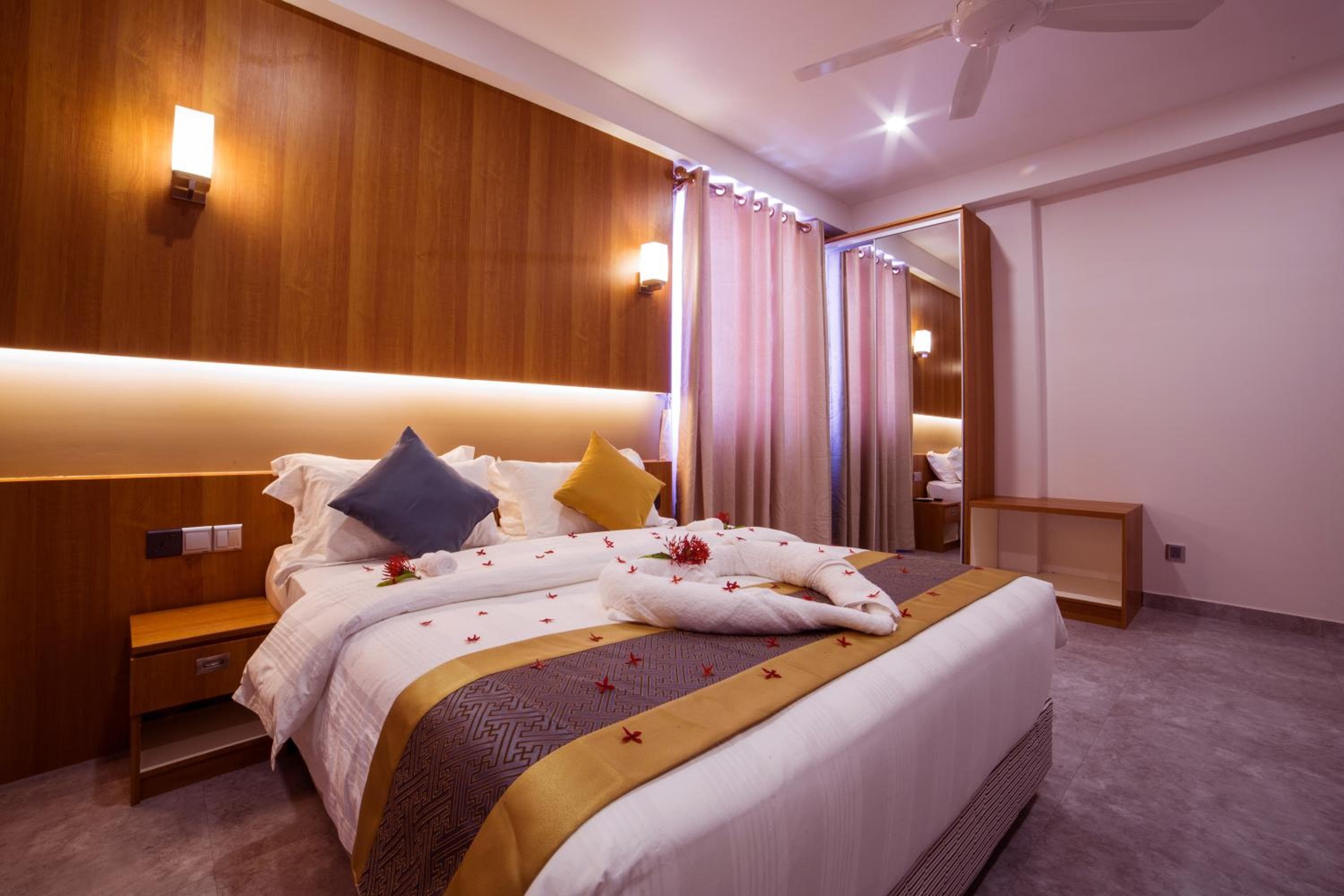 Kuredhi Beach Inn - View 30