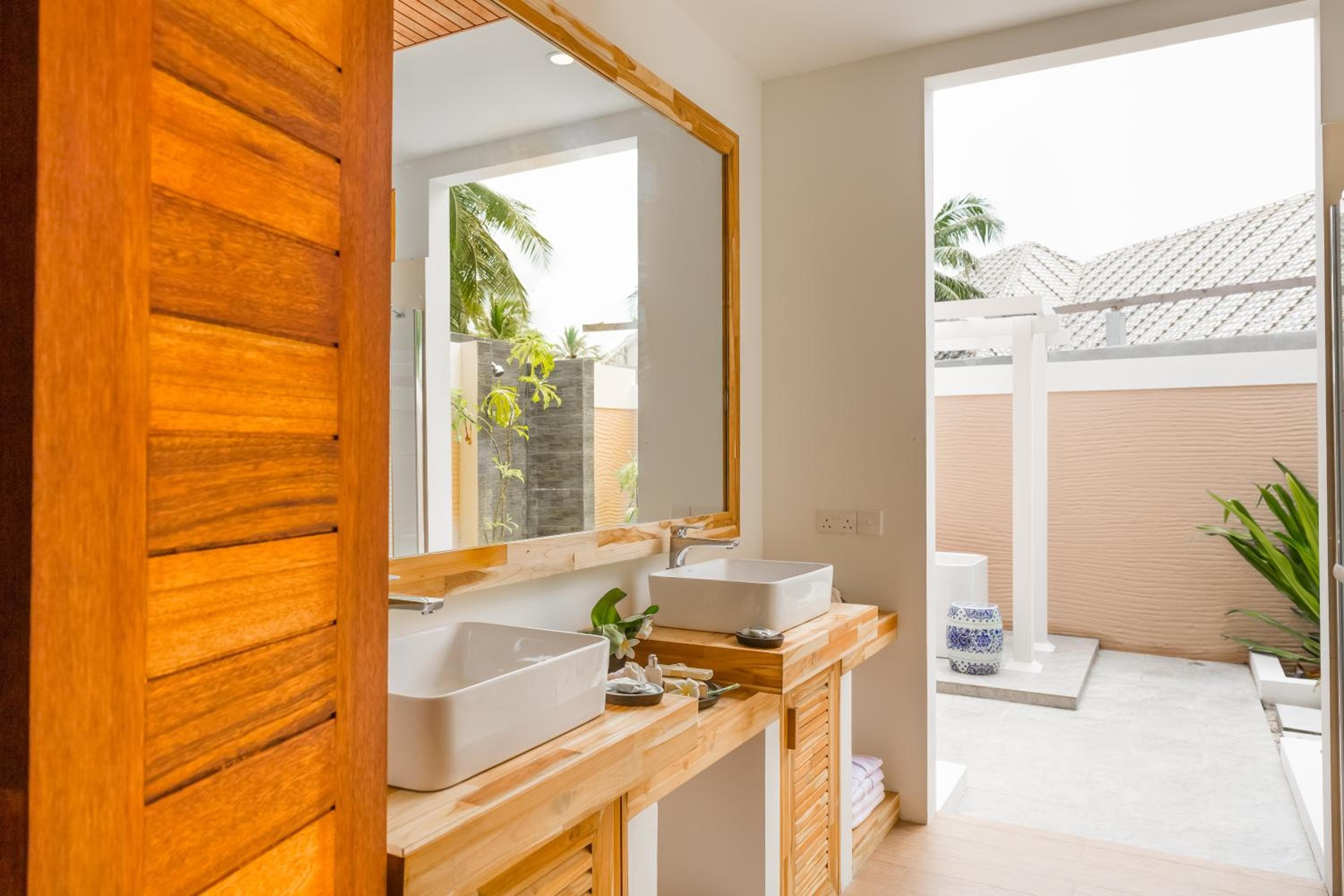 Kudafushi Resort & Spa - View 84