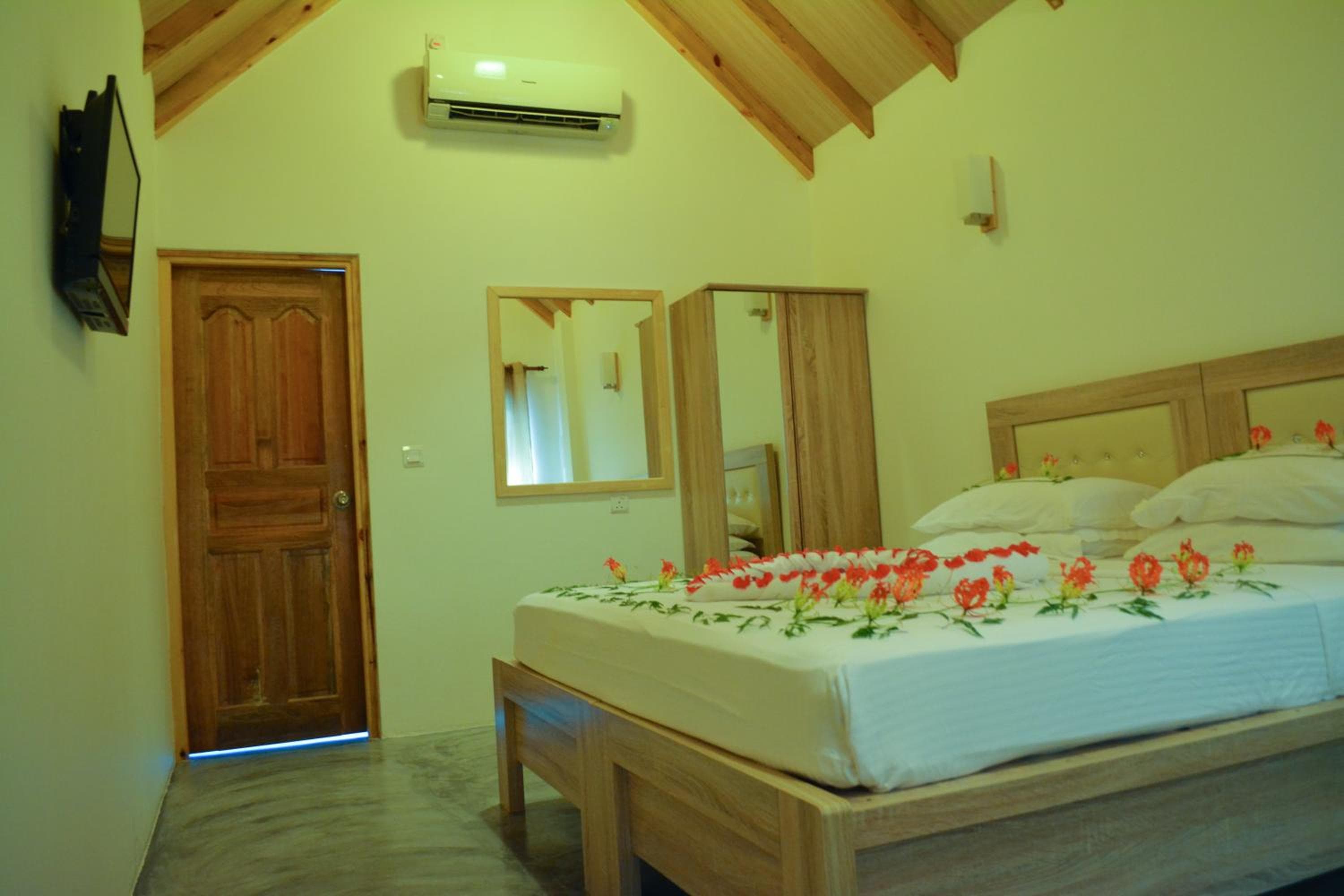 Holiday Cottage Thoddoo, Maldives - View 17