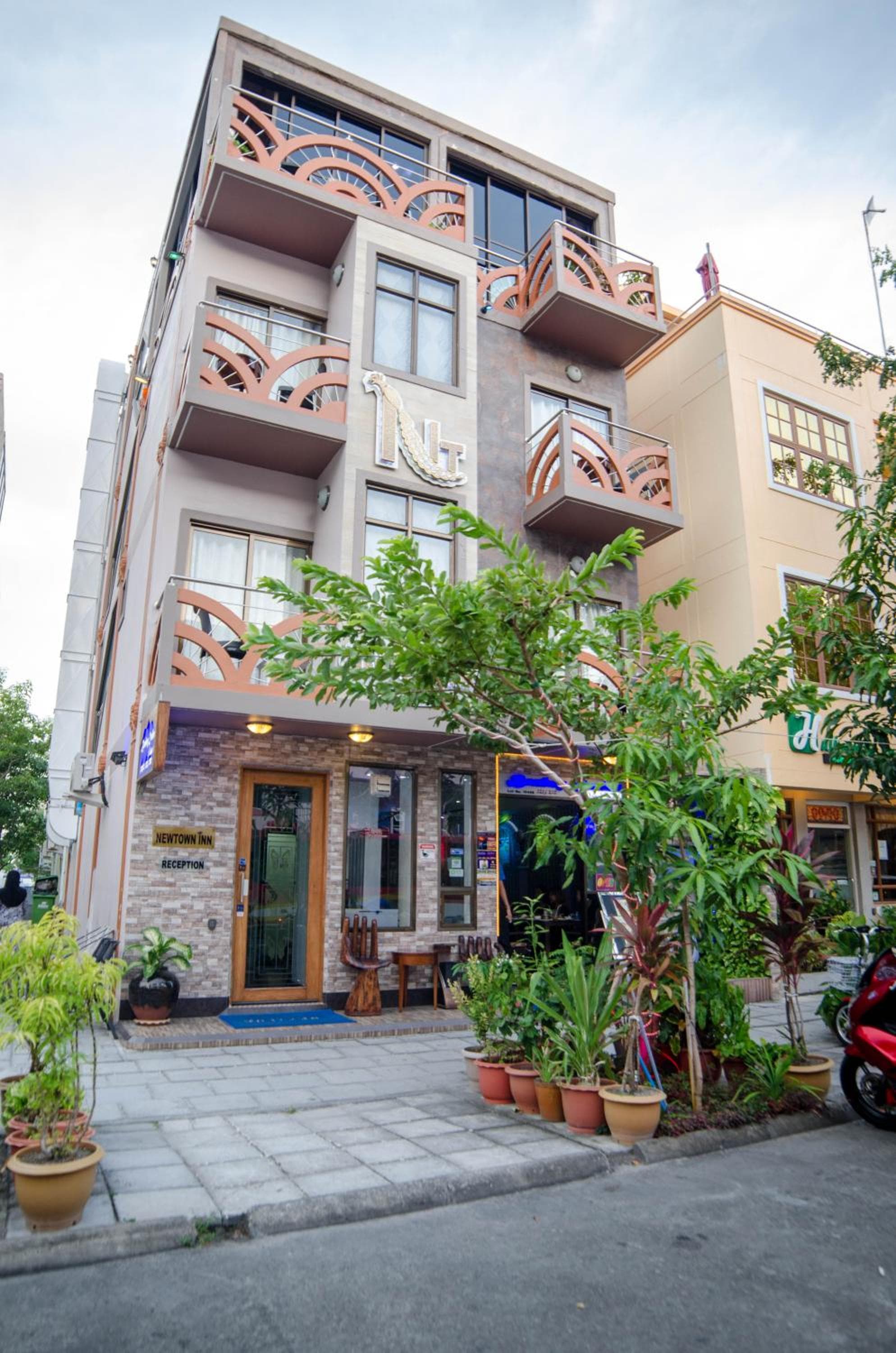 Newtown Inn - View 57