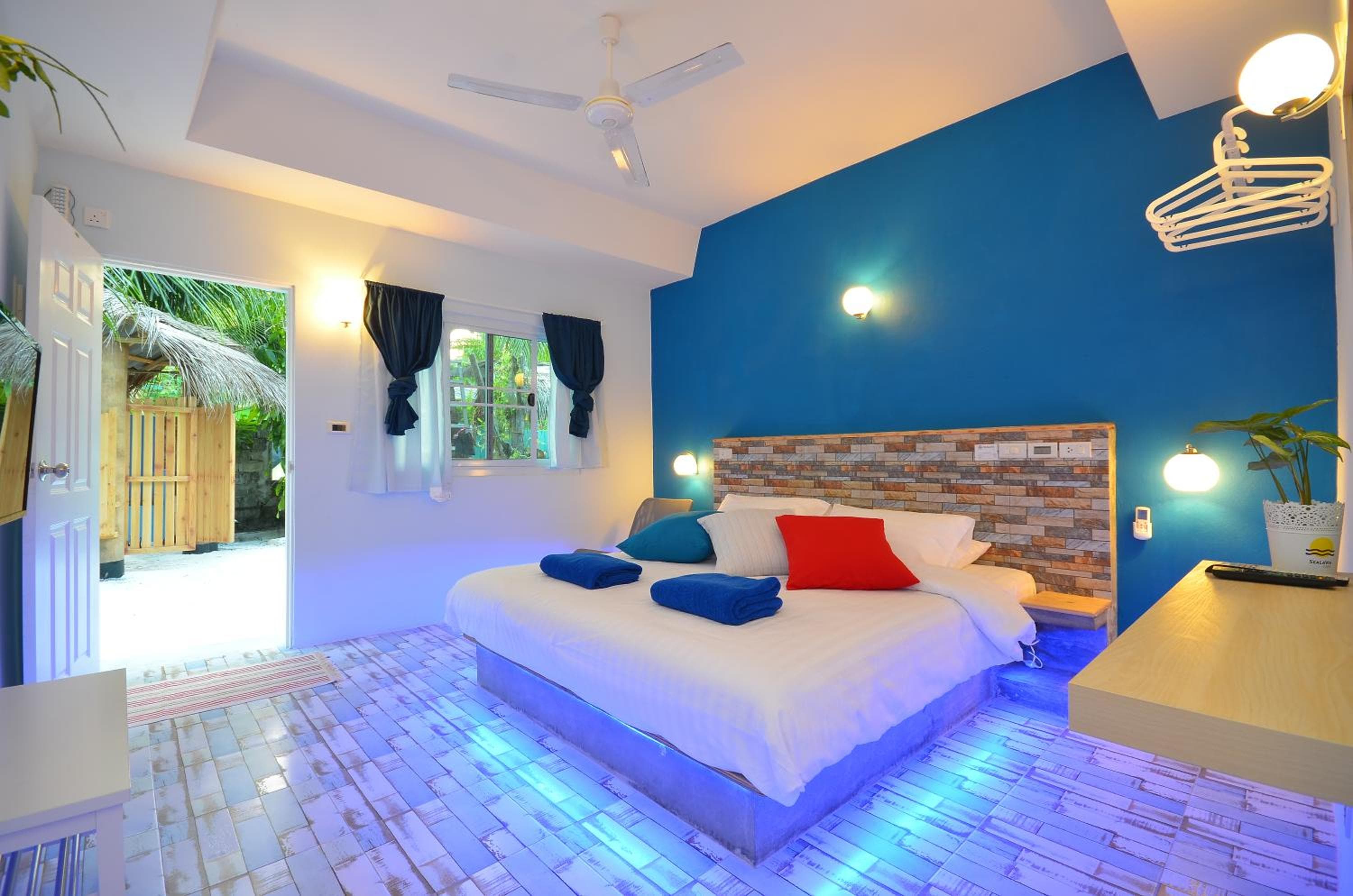 SeaLaVie Inn - View 8