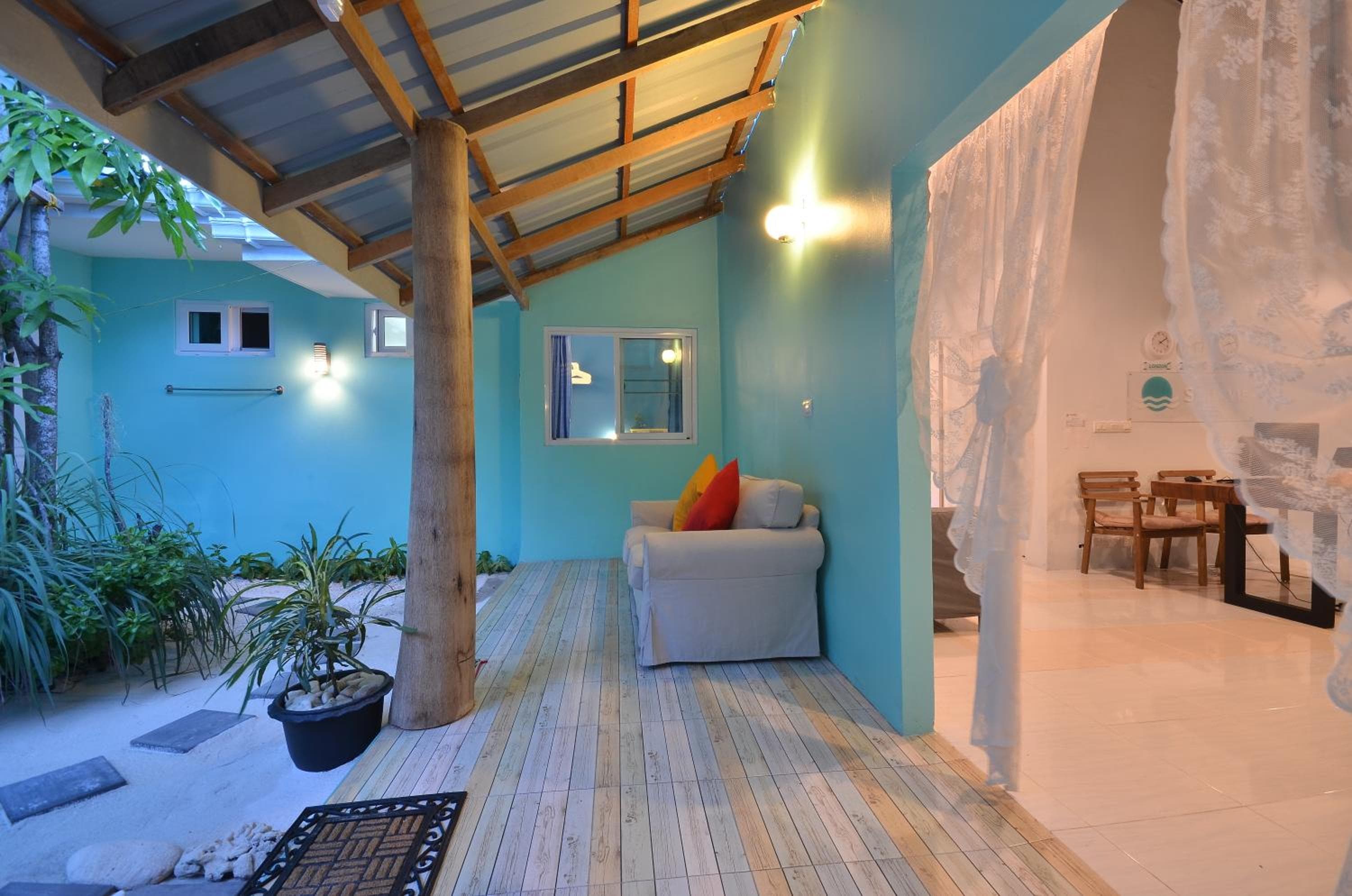 SeaLaVie Inn - View 3