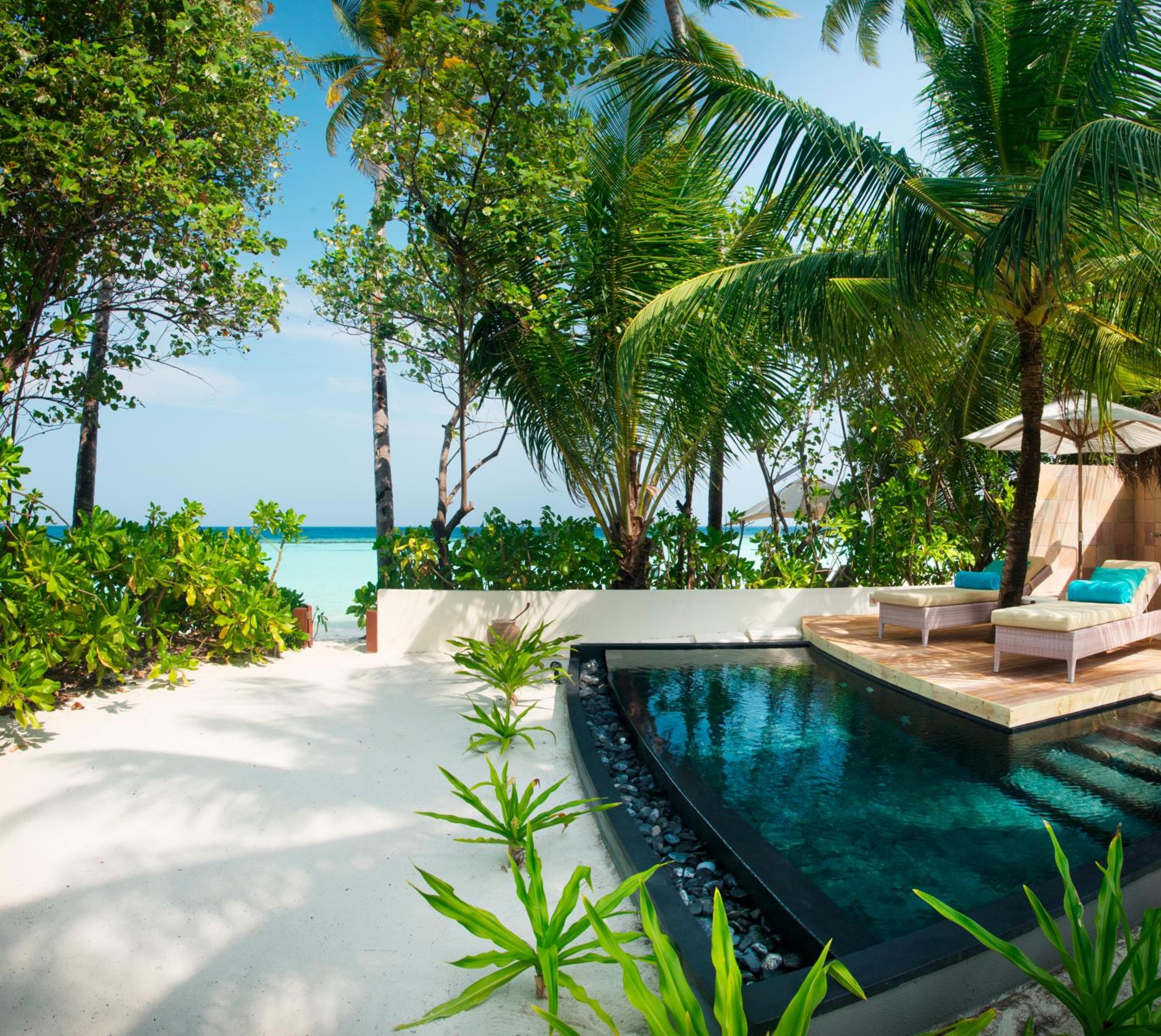 Constance Halaveli - View 26