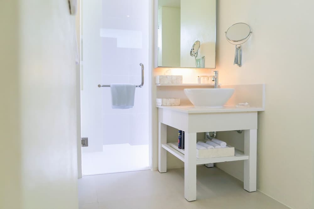 Holiday Inn Resort Kandooma Maldives by IHG - View 54