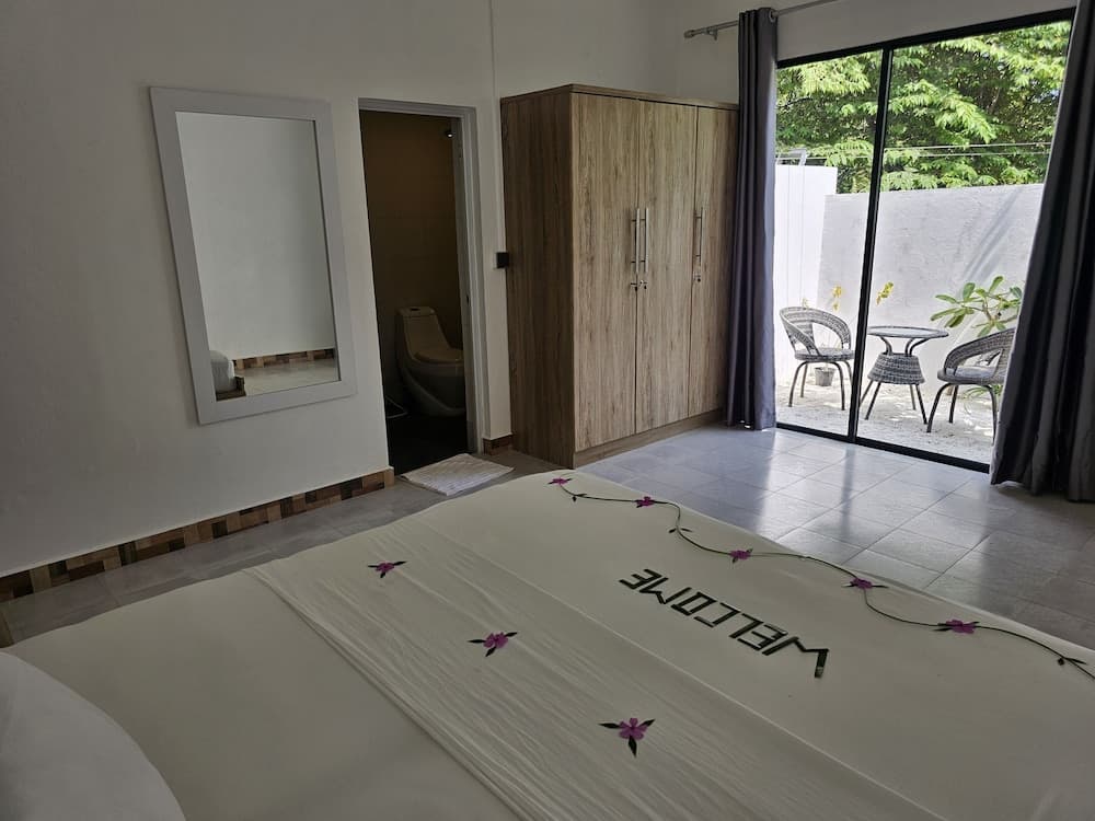 Island Luxury Fehendhoo - View 12