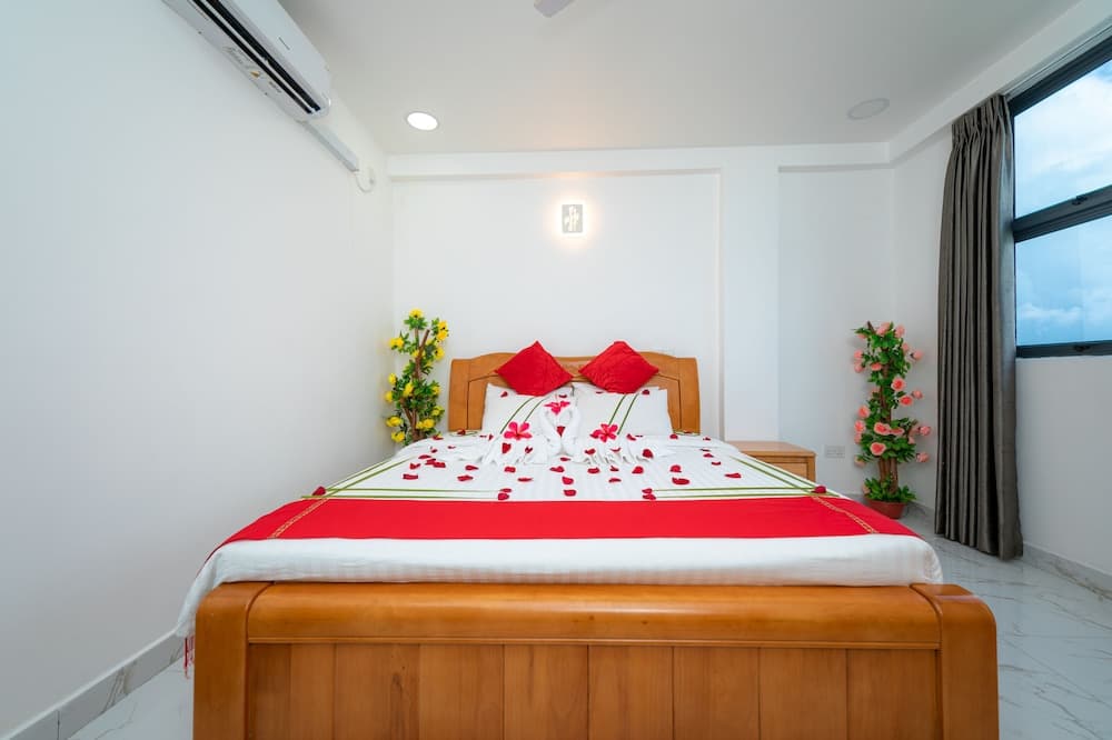 White Beach Holiday - View 2