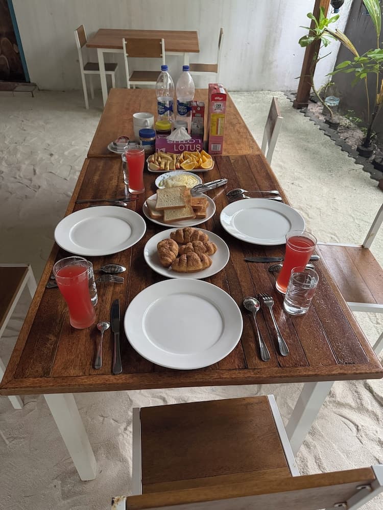 Mandhoo Inn - View 3