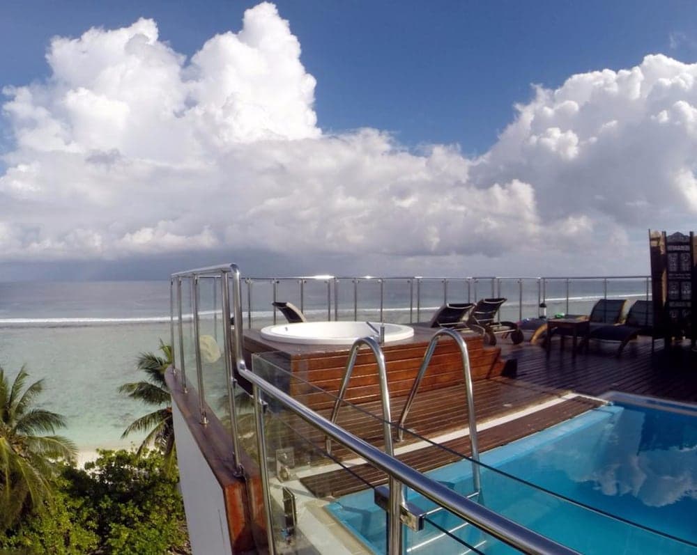 Airport Beach Hotel - View 5