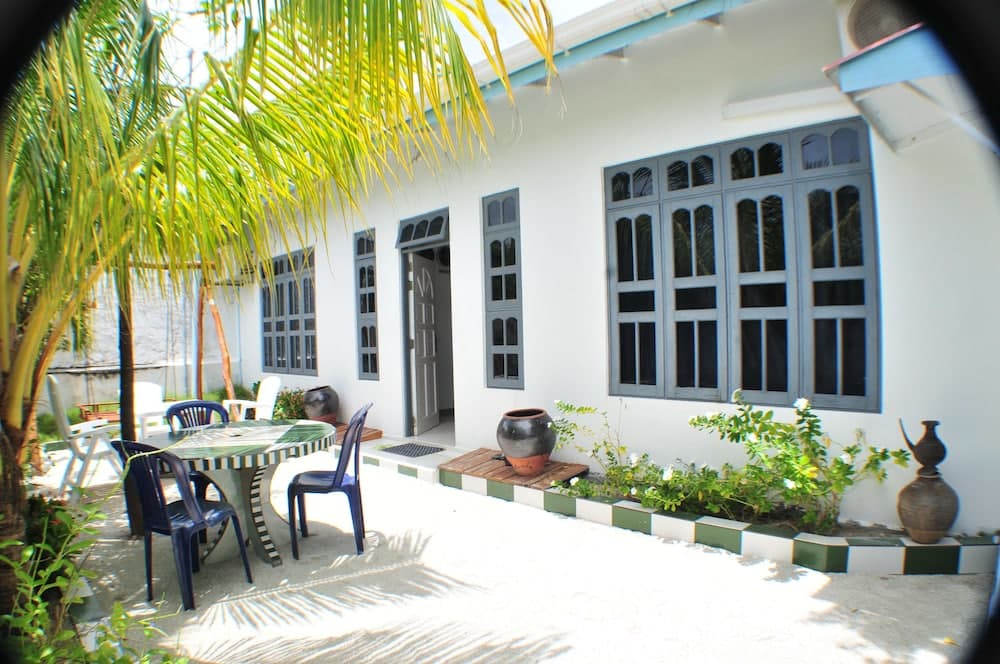 Ungoofaar Inn - View 4