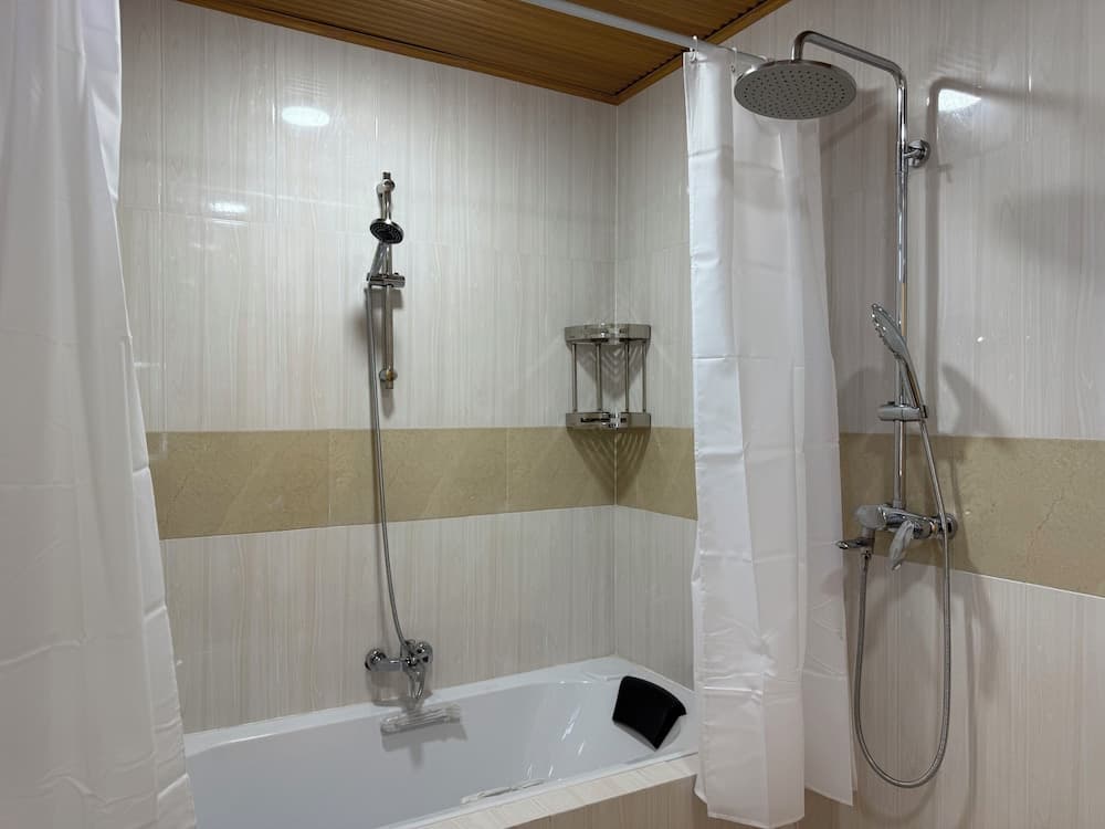 Breeze Haven Surf Retreat - View 13